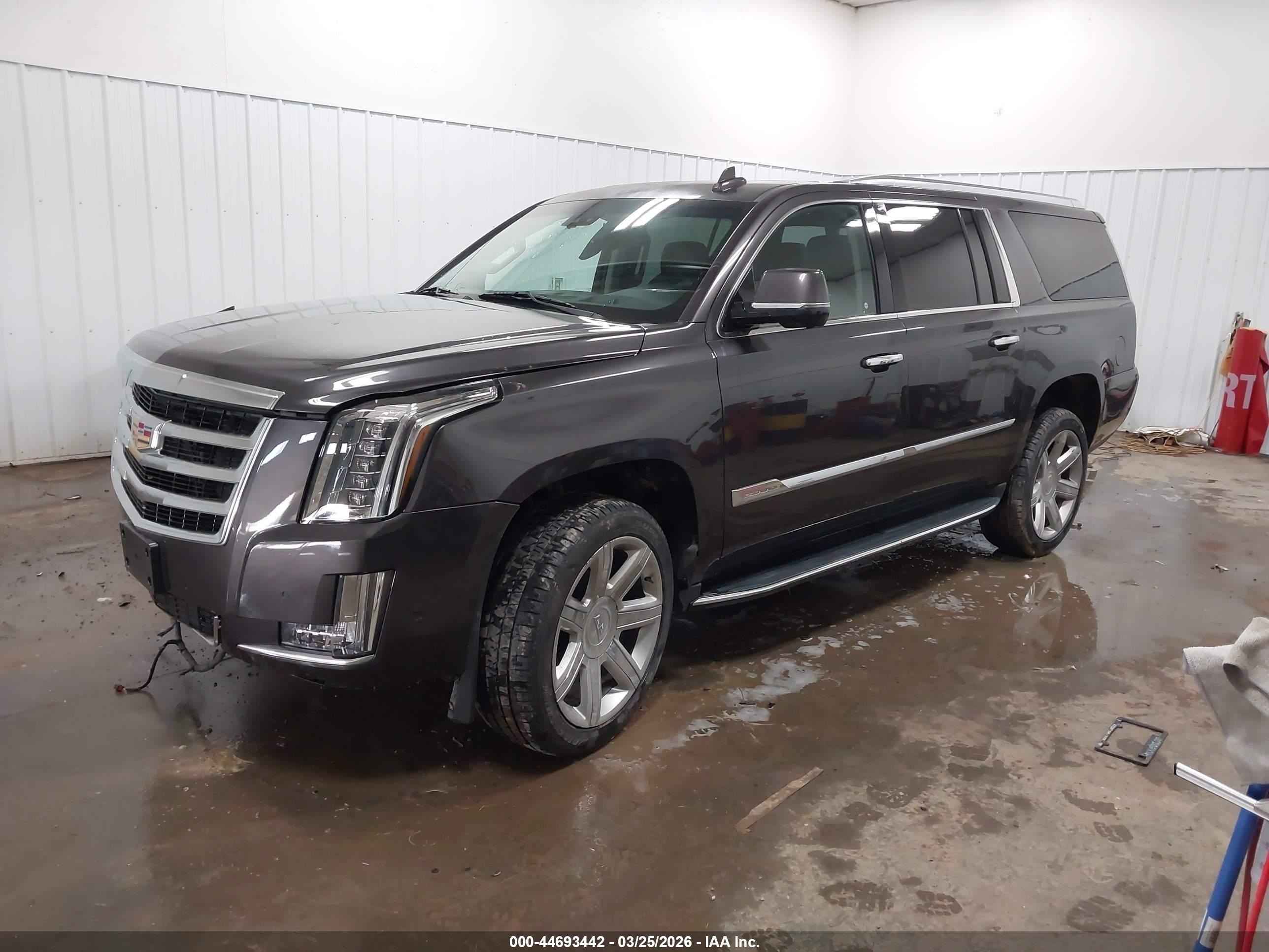 CADILLAC ESCALADE image 2