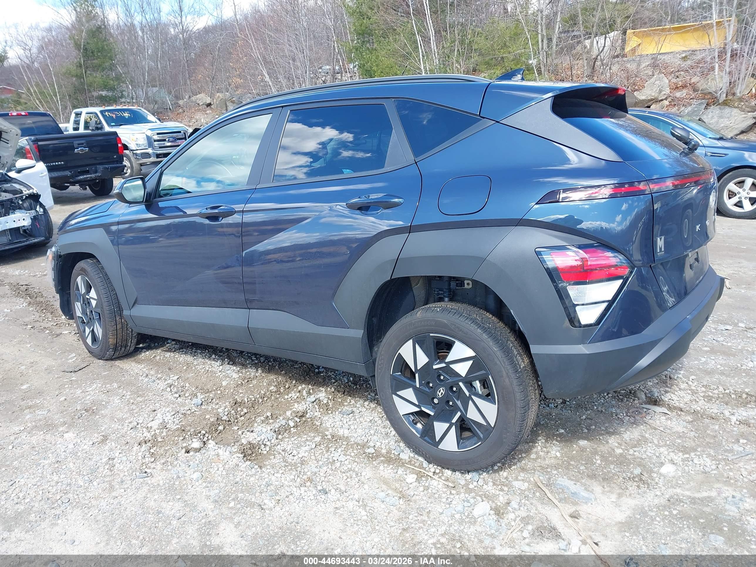 HYUNDAI KONA image 3