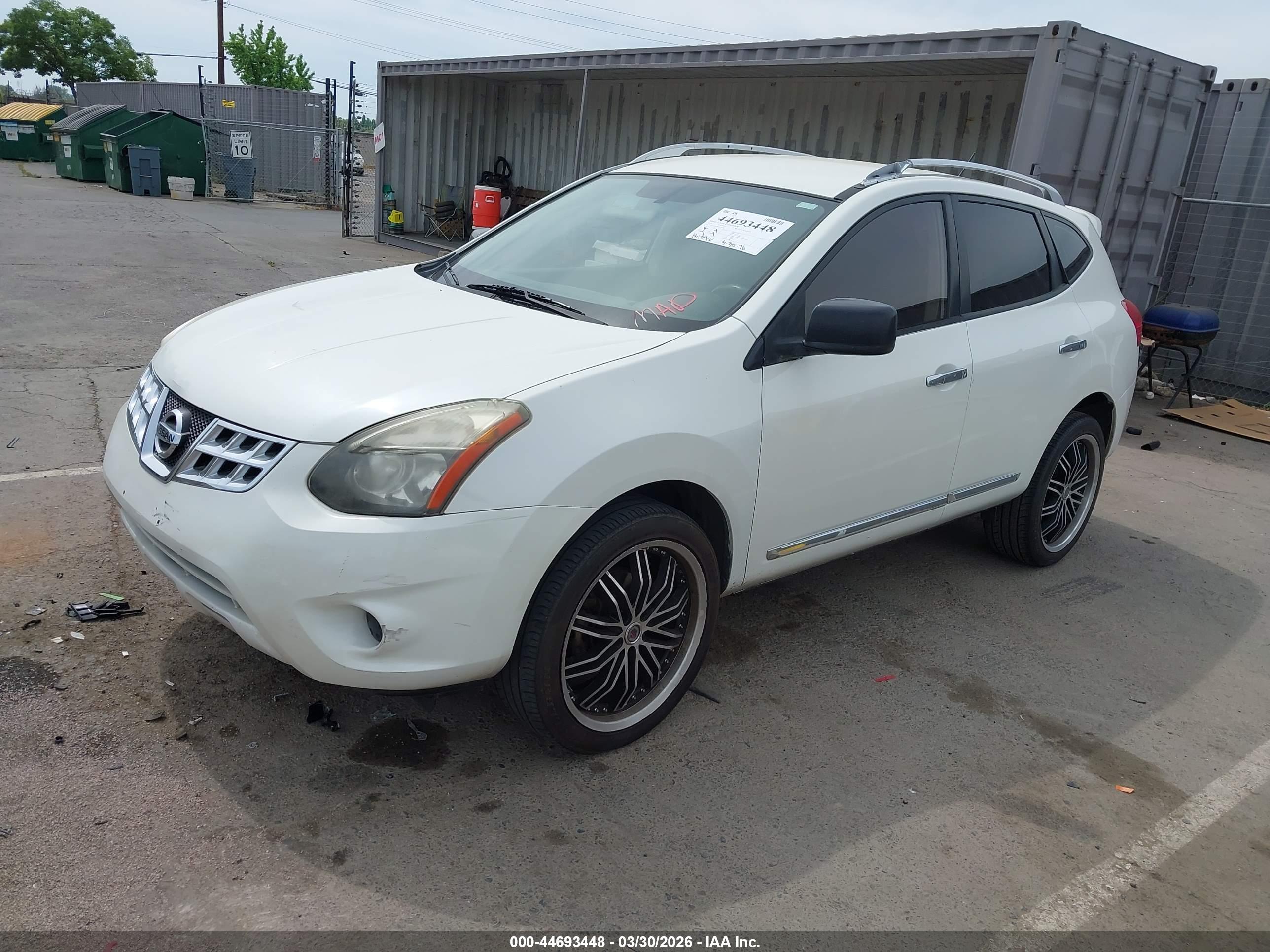 NISSAN ROGUE image 2