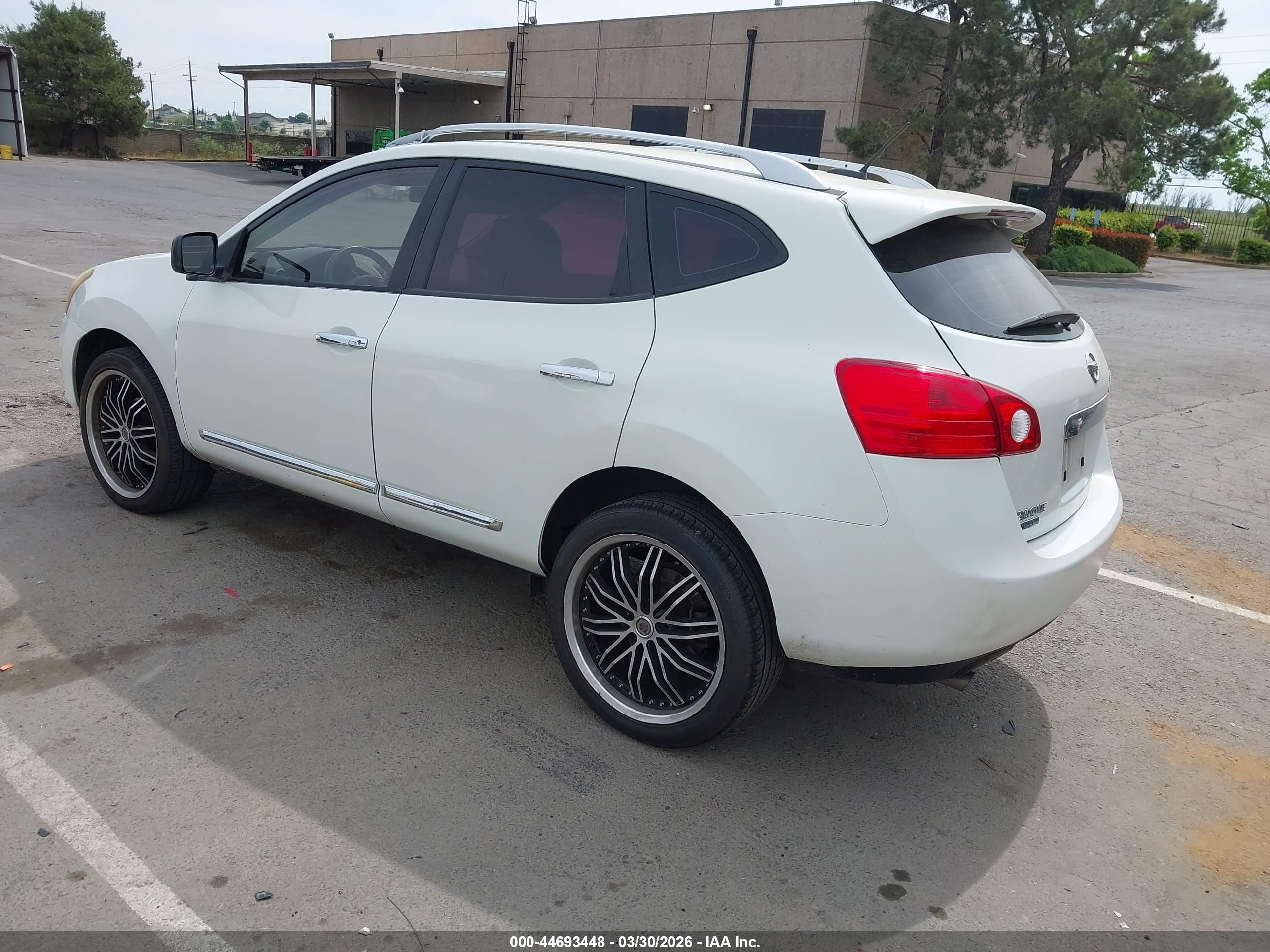 NISSAN ROGUE image 3