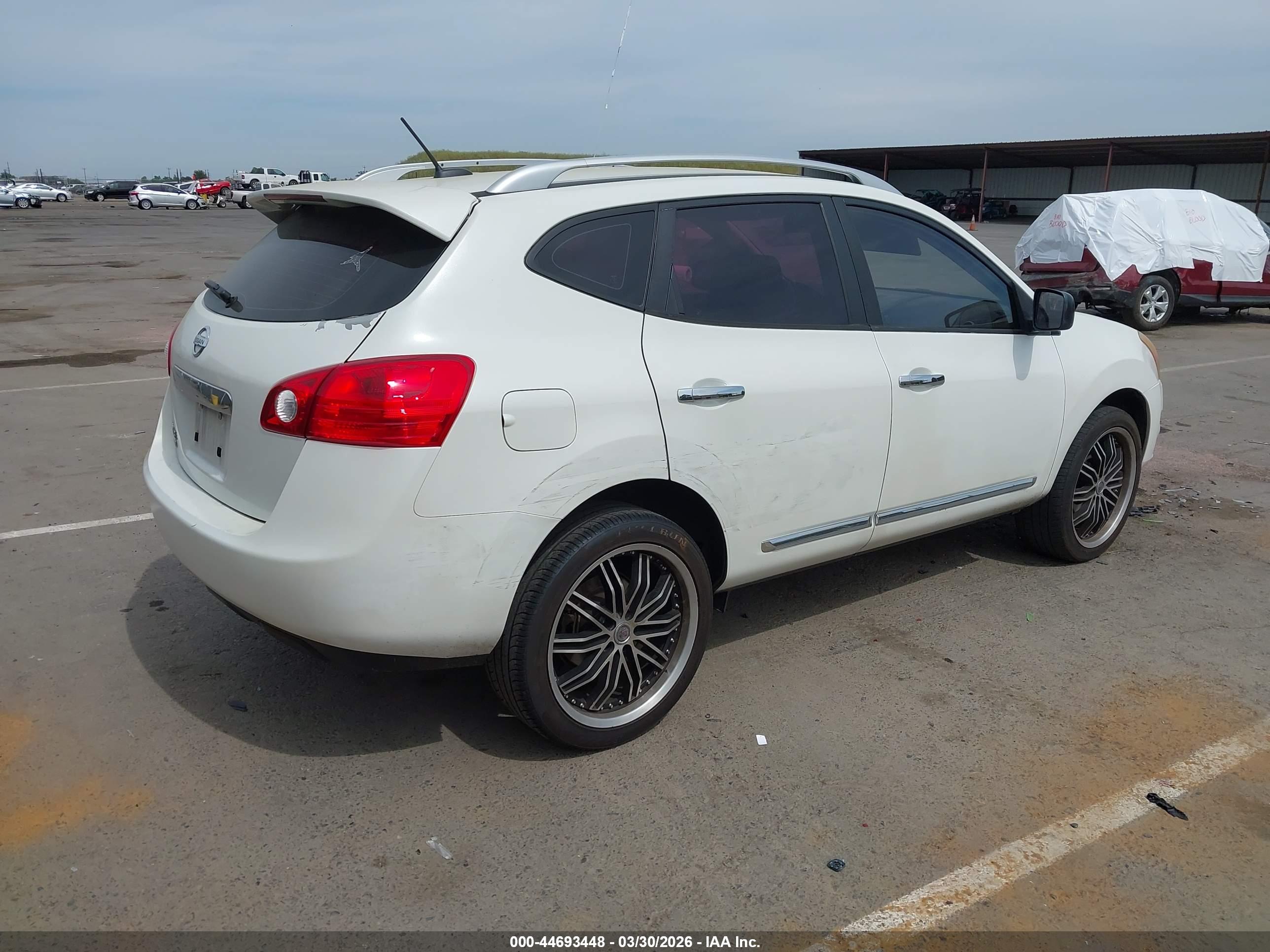 NISSAN ROGUE image 4