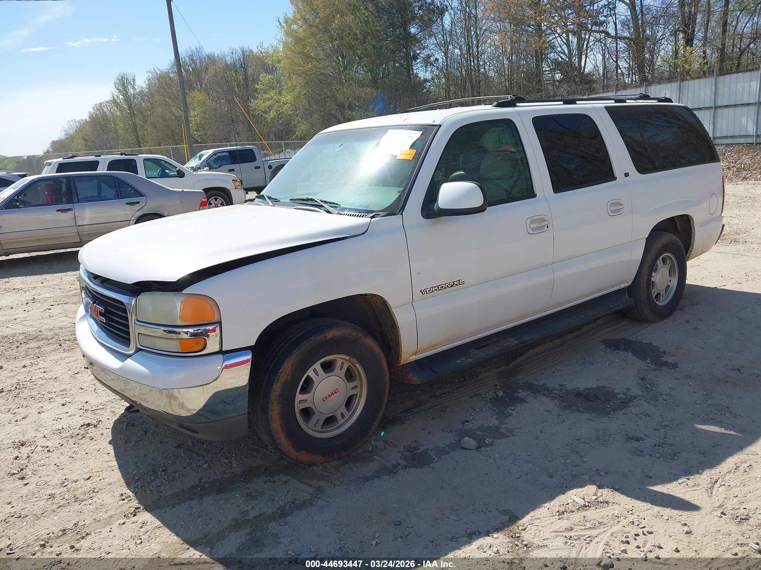 GMC YUKON image 2