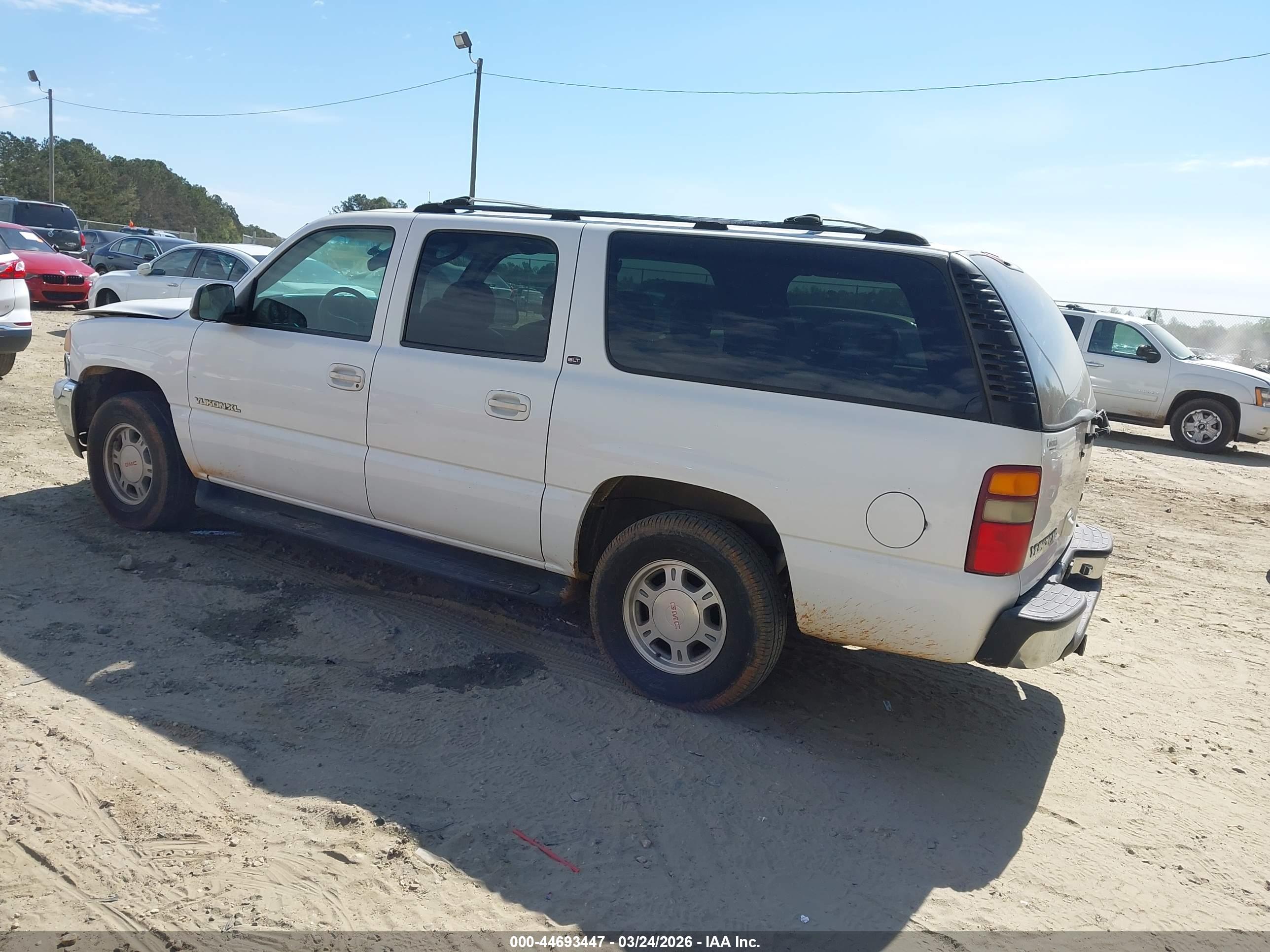 GMC YUKON image 3
