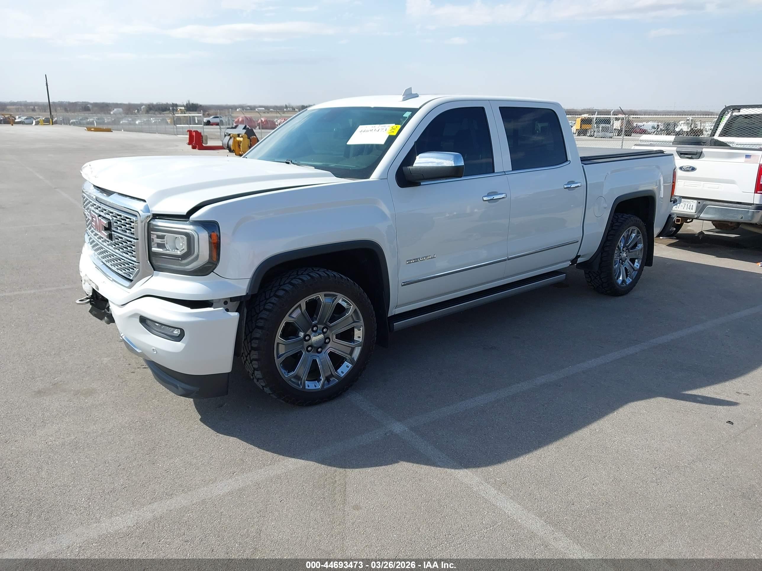 GMC SIERRA image 2