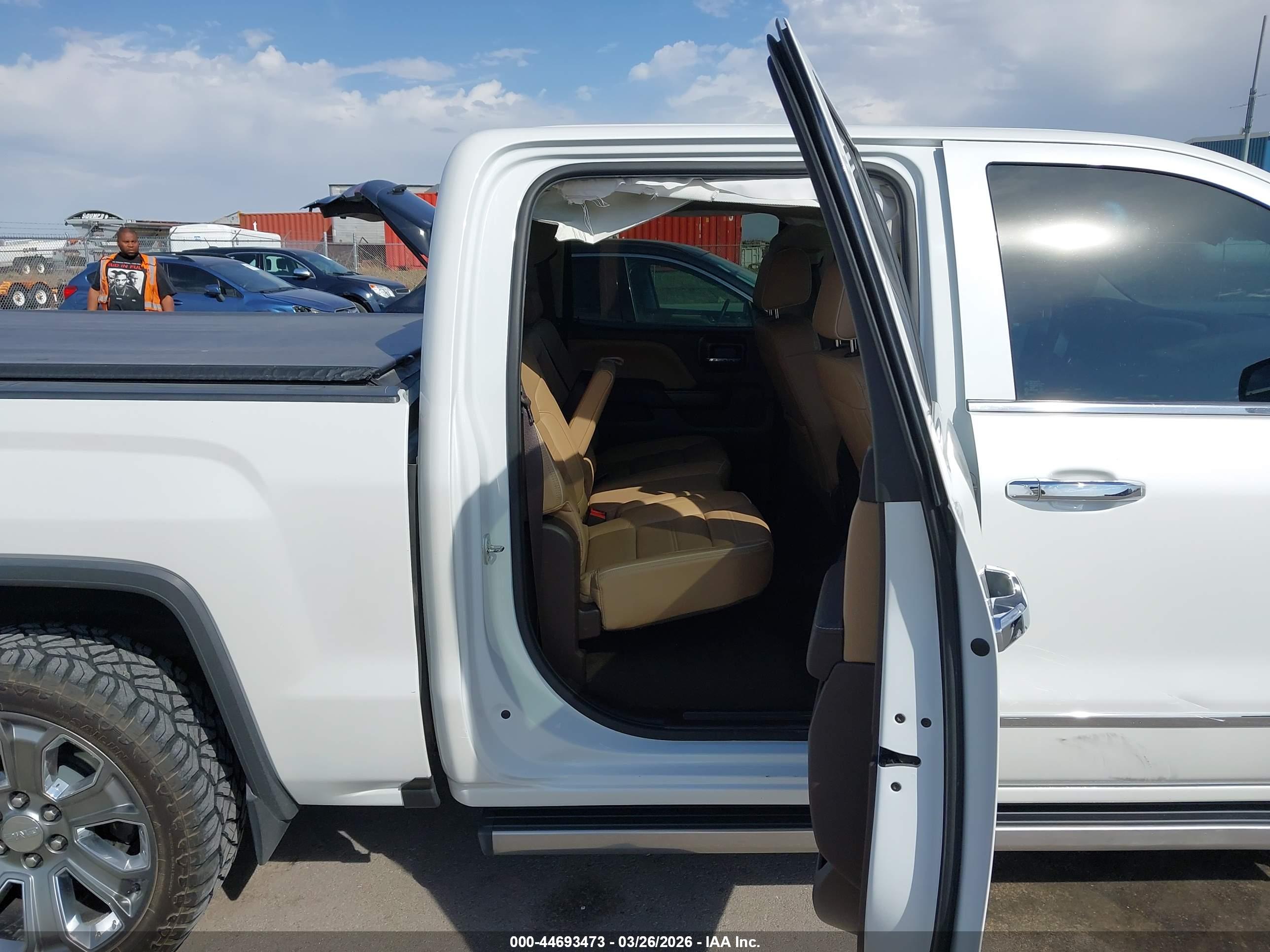 GMC SIERRA image 8
