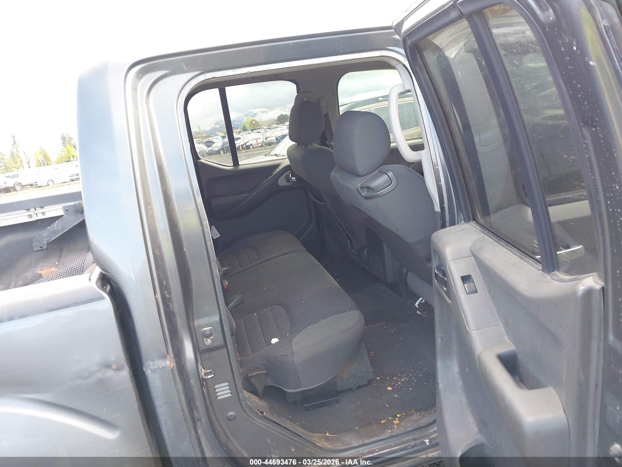 NISSAN FRONTIER image 8