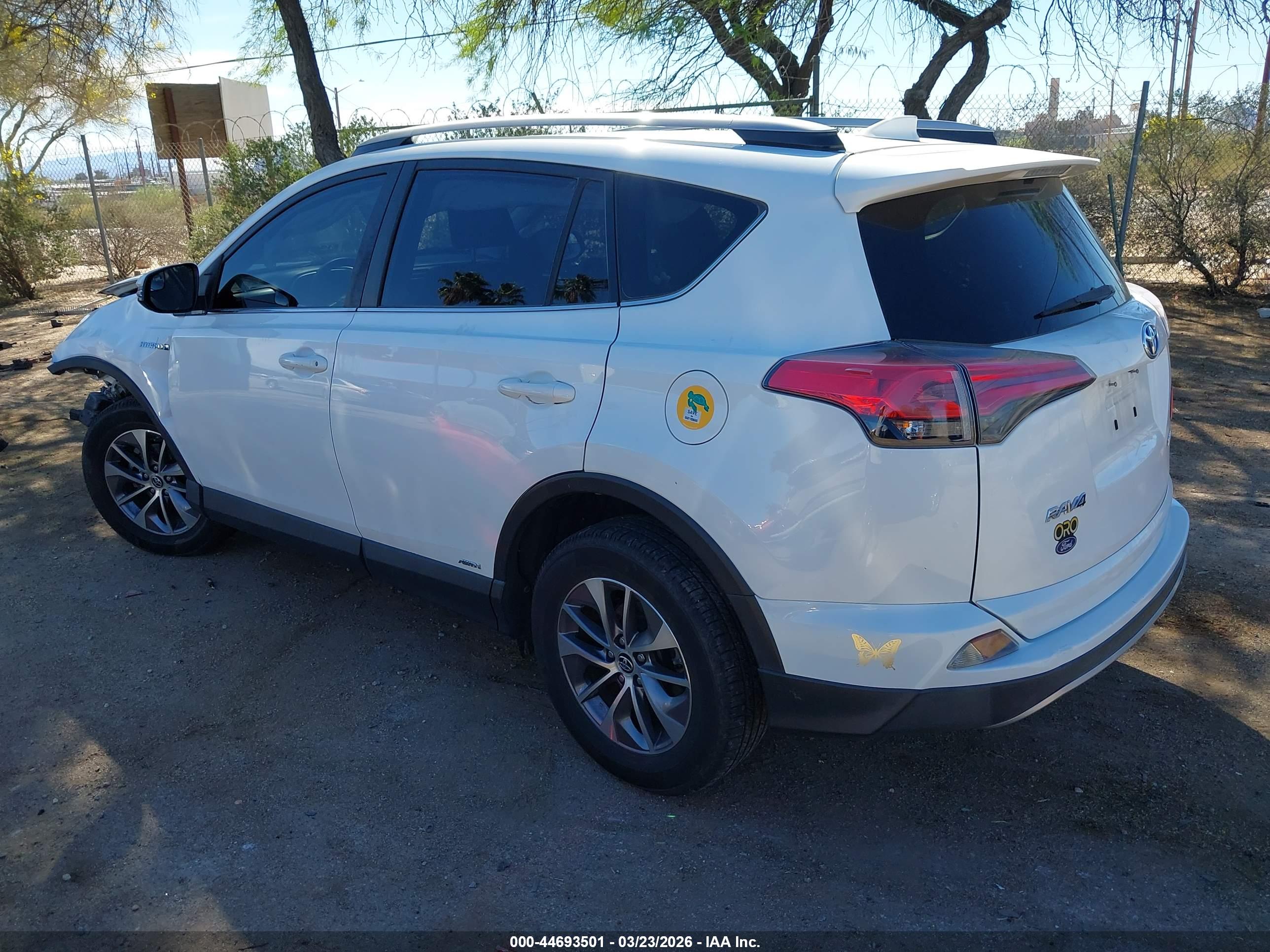 TOYOTA RAV4 image 3