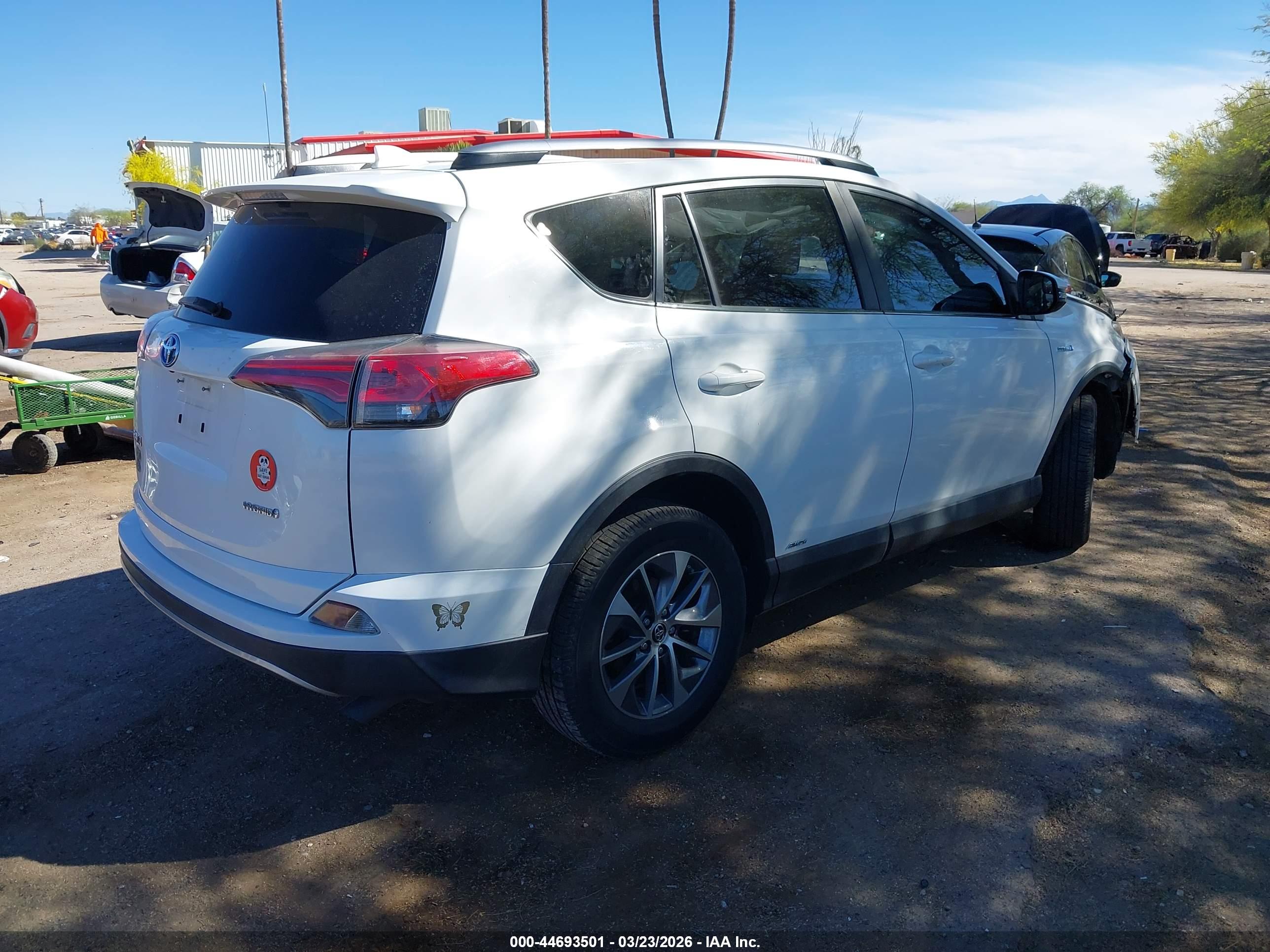 TOYOTA RAV4 image 4