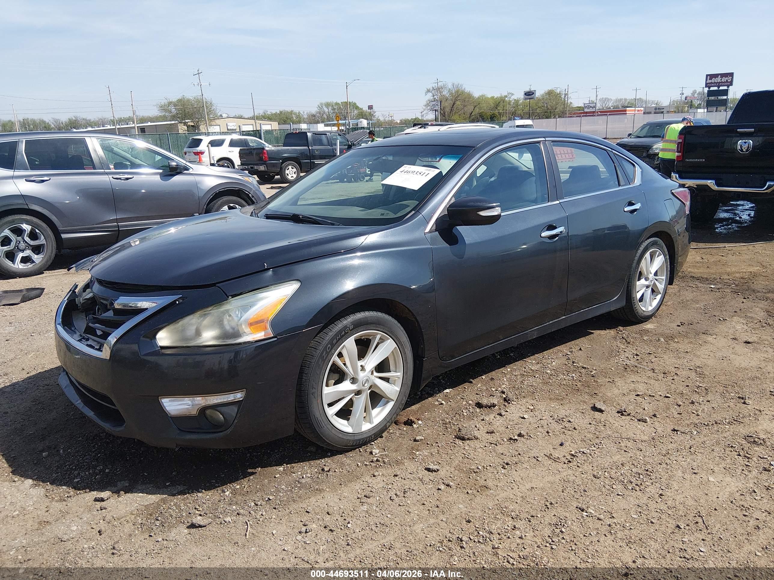 NISSAN ALTIMA image 2