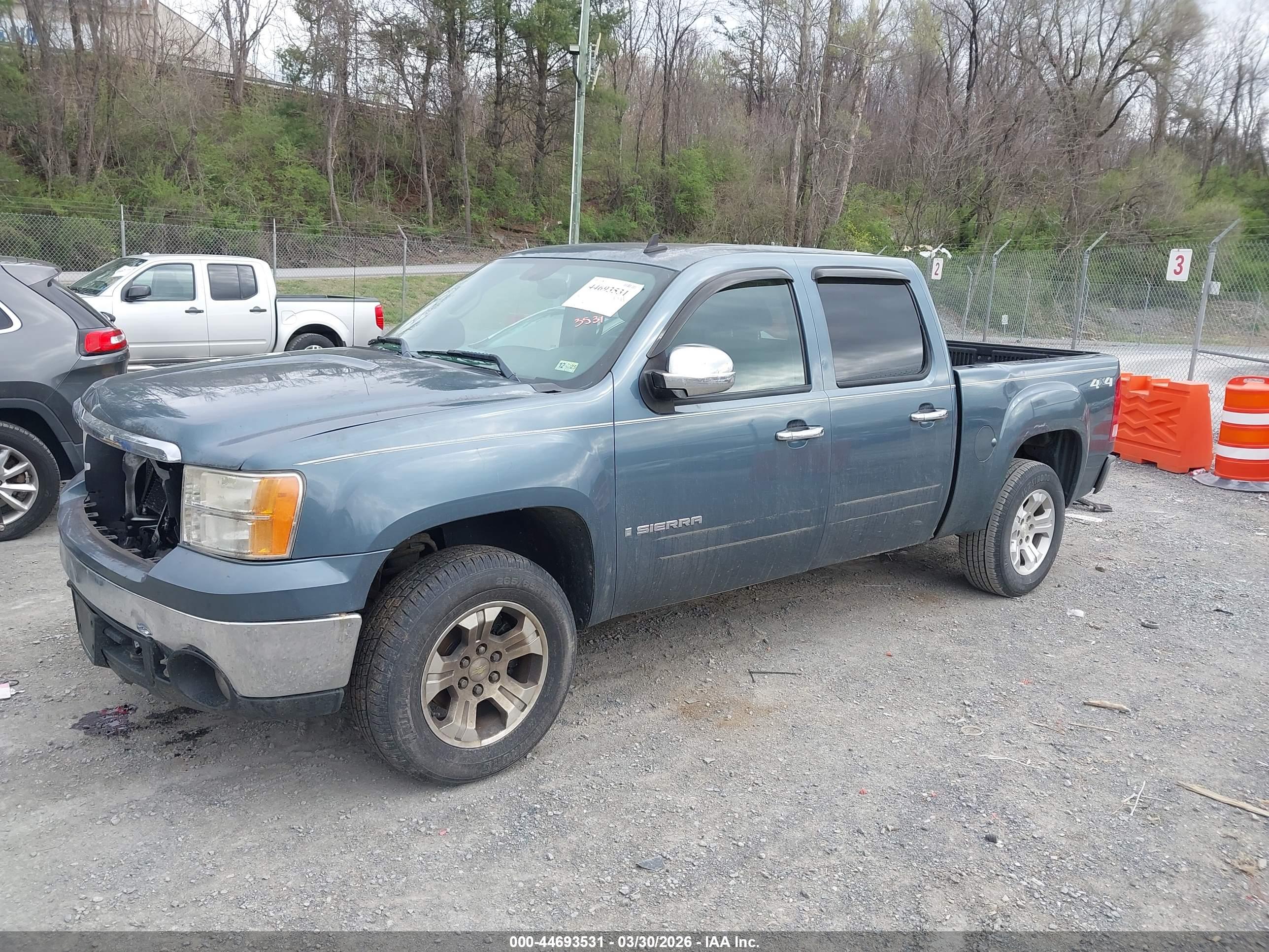 GMC SIERRA image 2