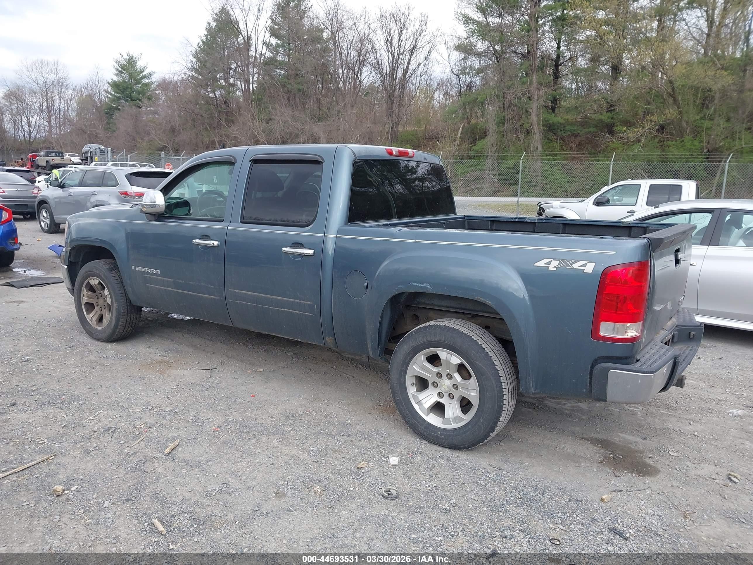 GMC SIERRA image 3