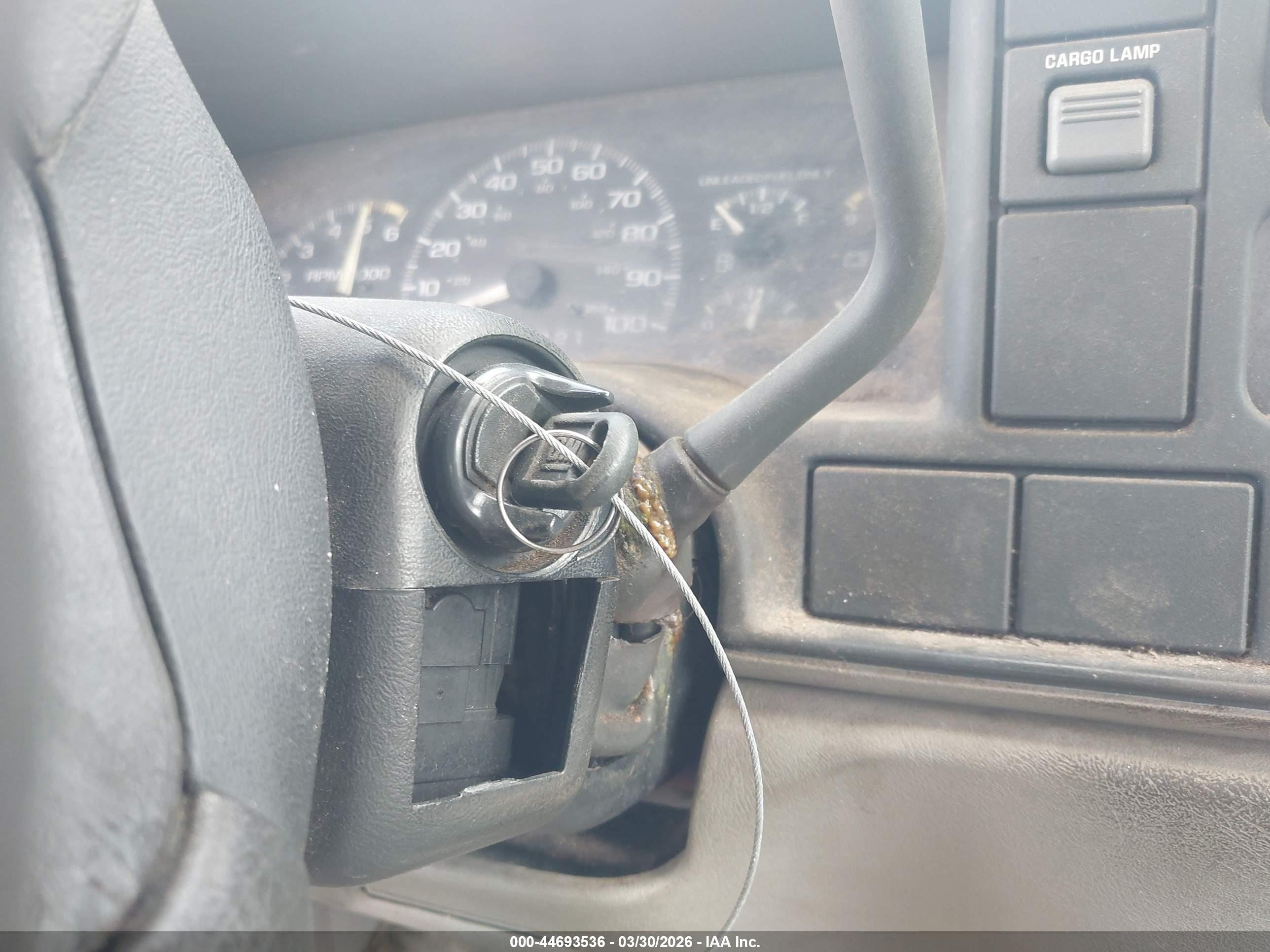 CHEVROLET GMT-400 image 11