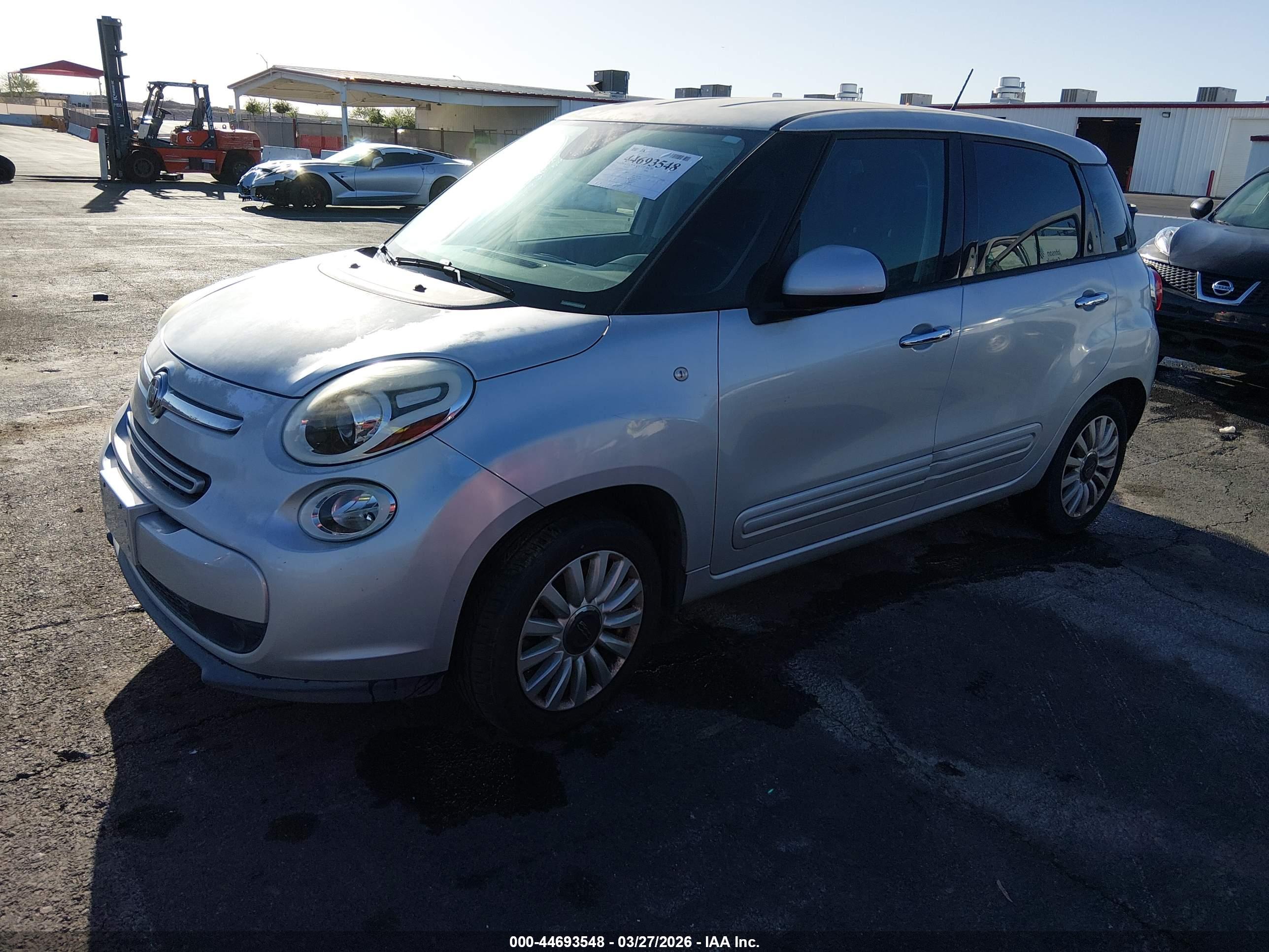 FIAT 500L image 2