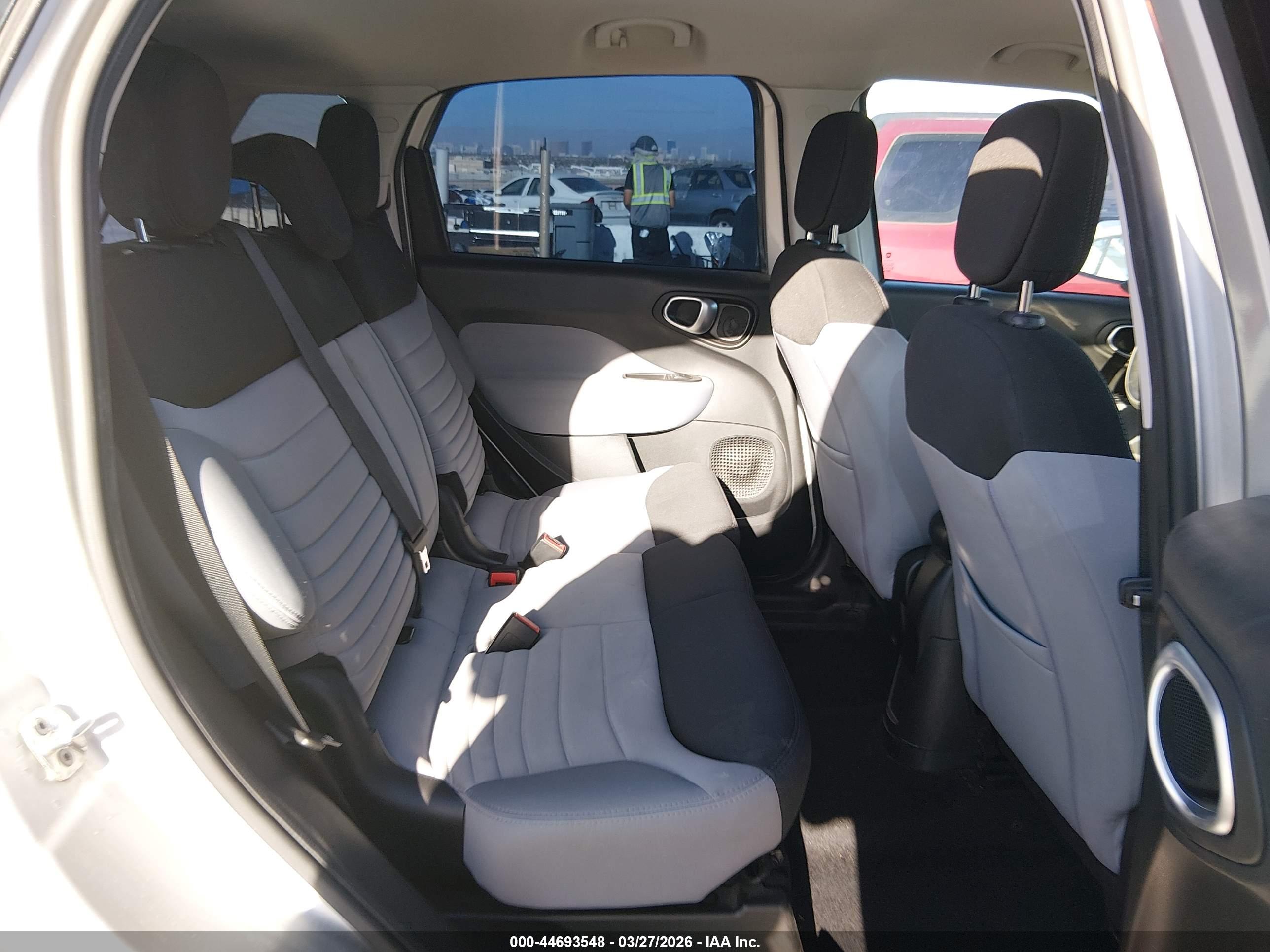 FIAT 500L image 8