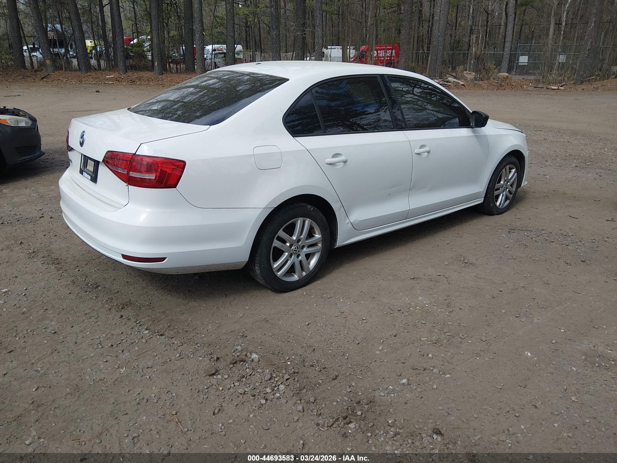 VOLKSWAGEN JETTA image 4