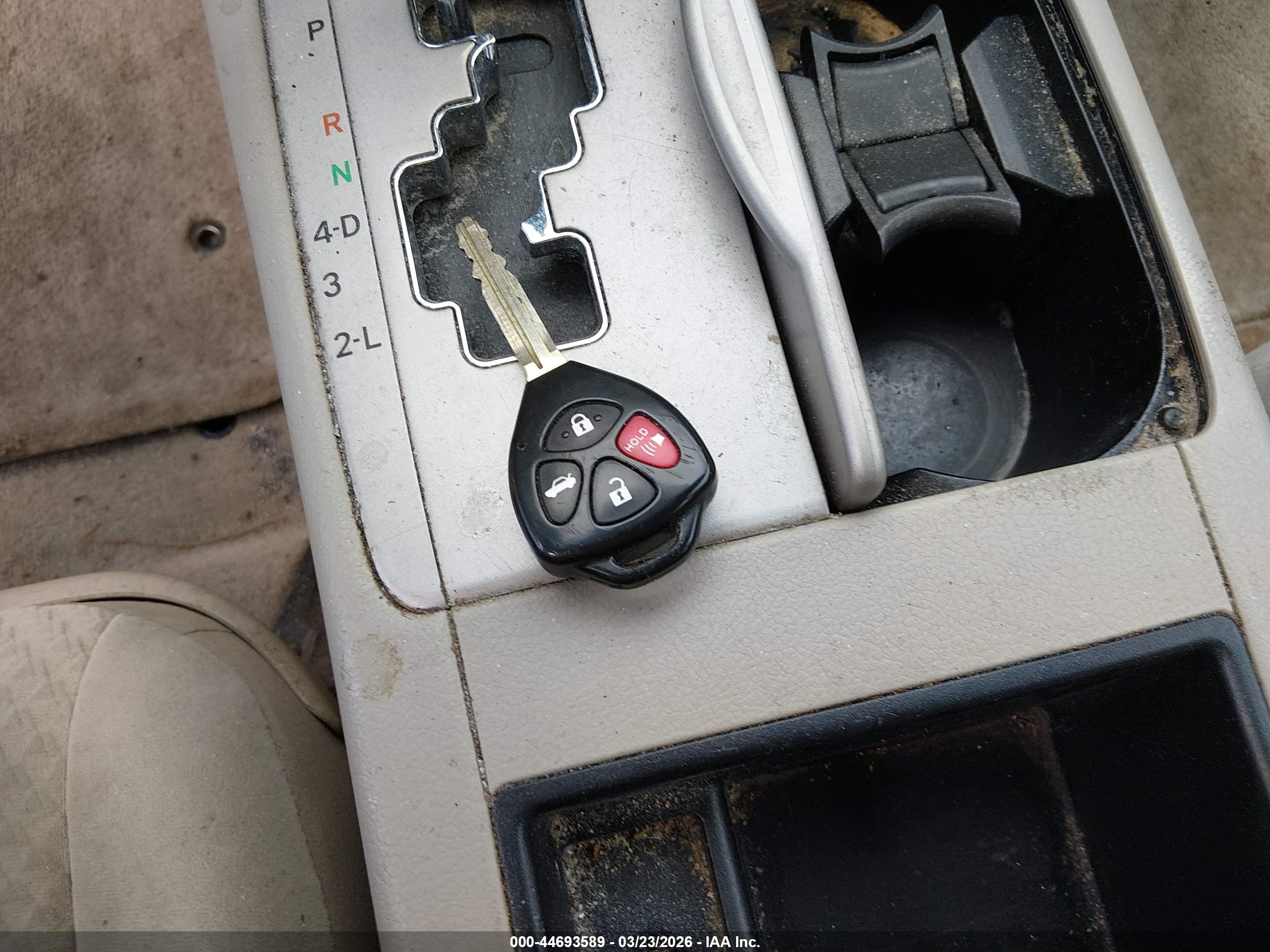 TOYOTA CAMRY image 11
