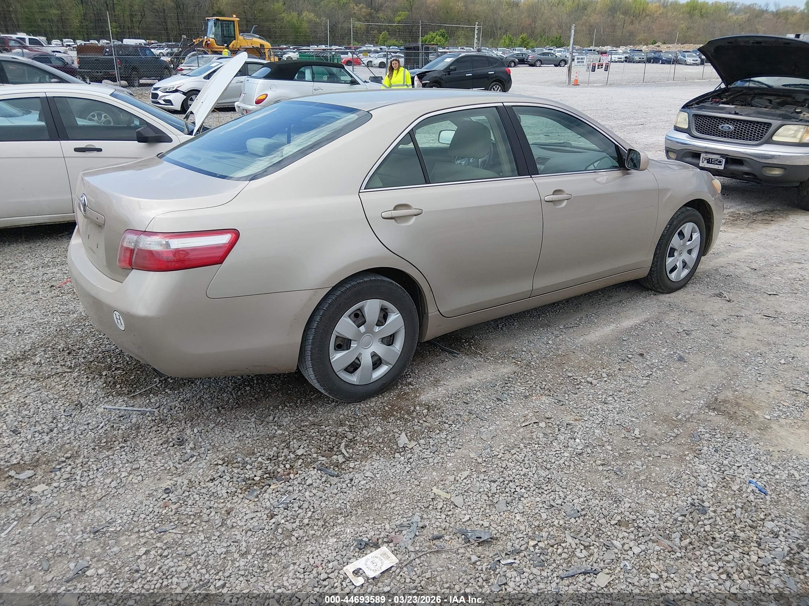 TOYOTA CAMRY image 4