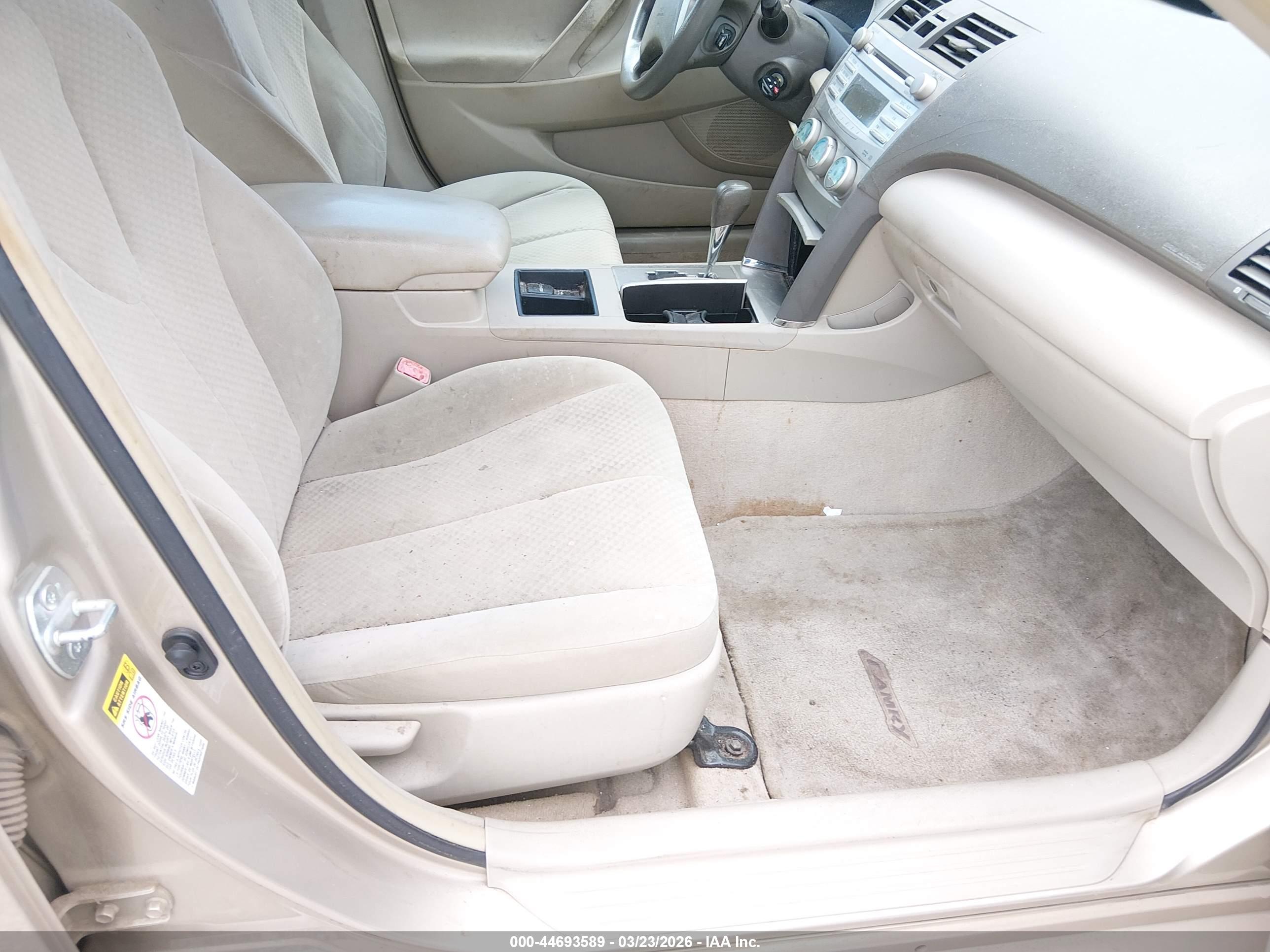 TOYOTA CAMRY image 5