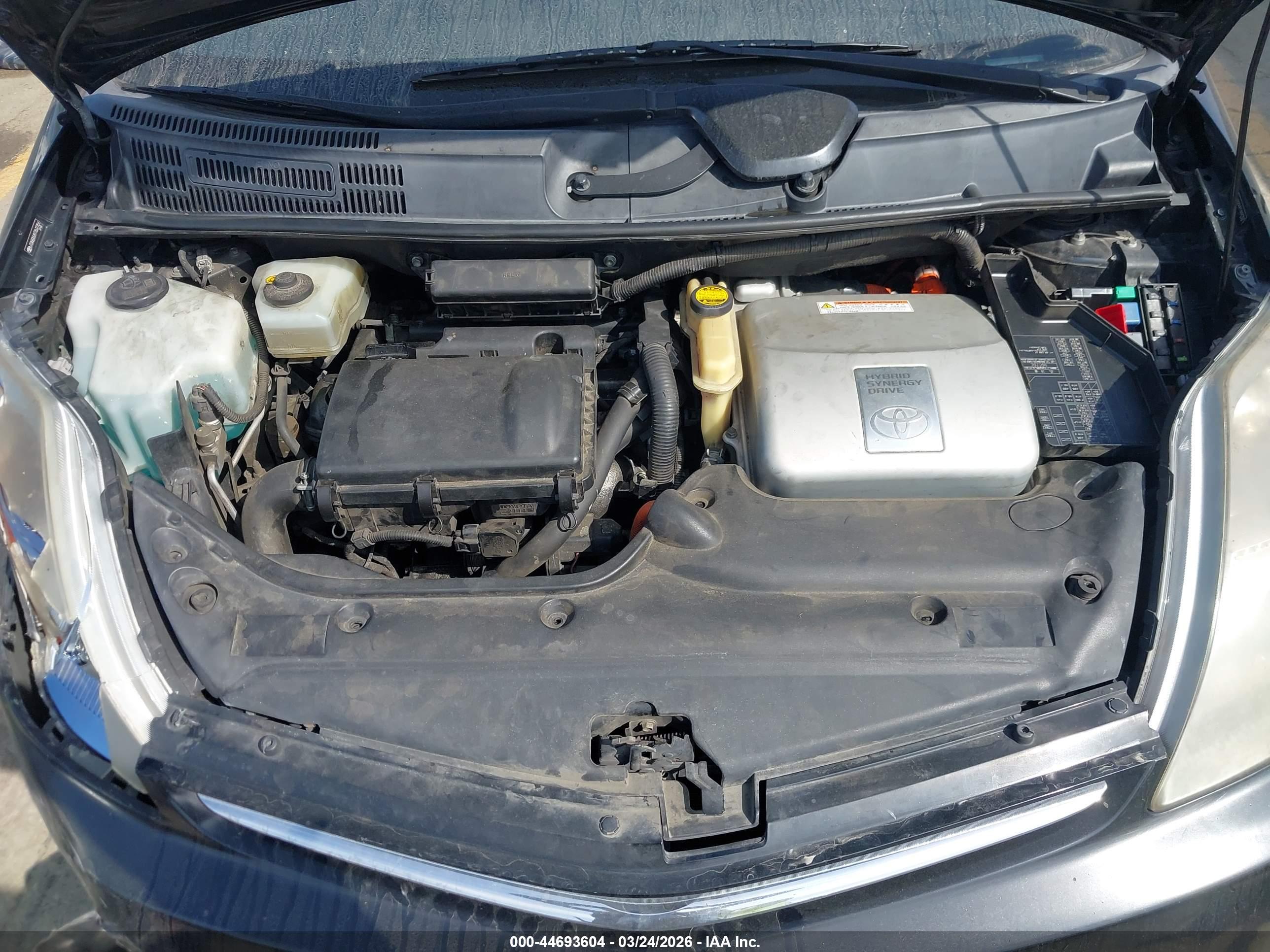 TOYOTA PRIUS image 10