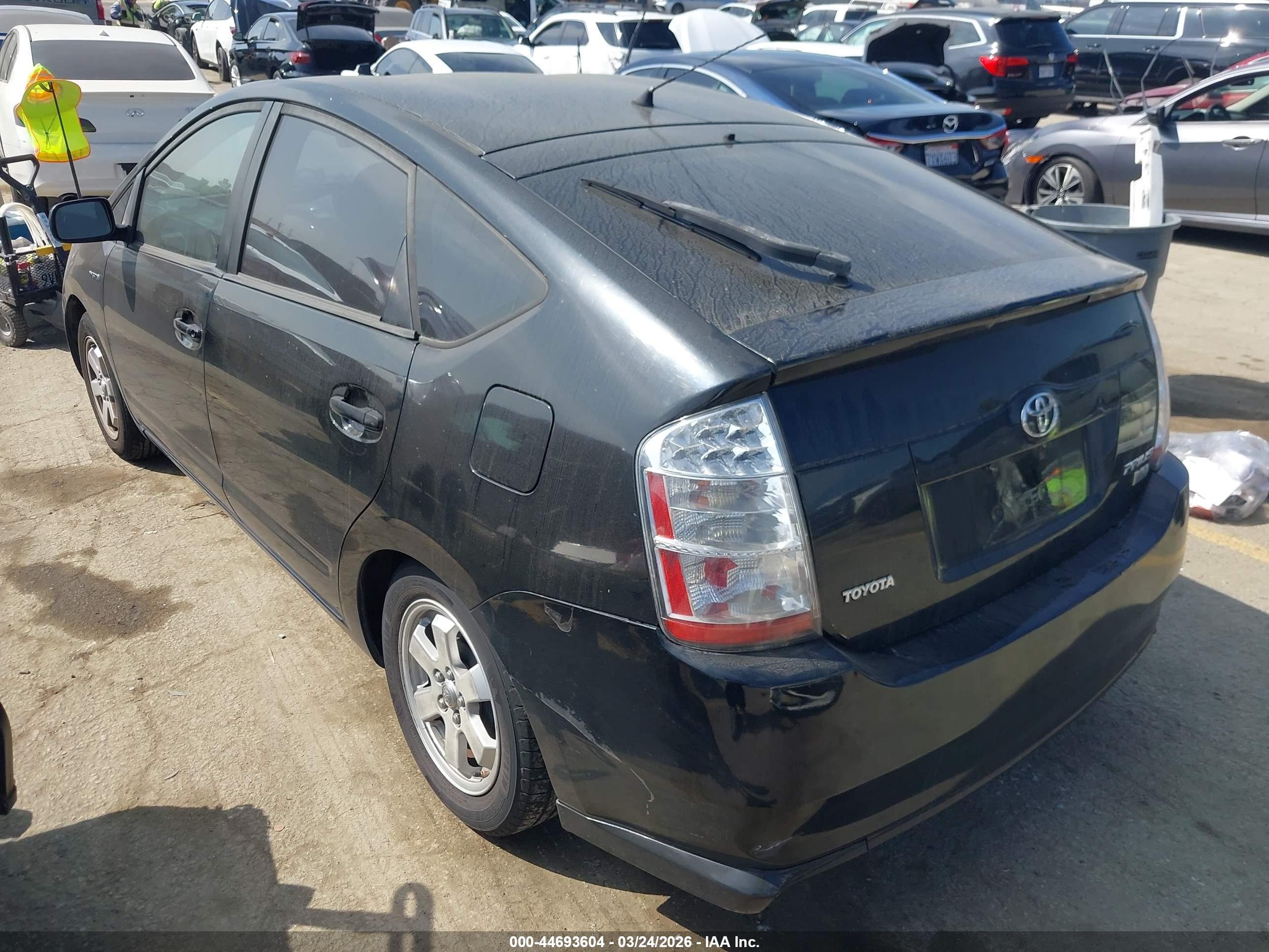 TOYOTA PRIUS image 3