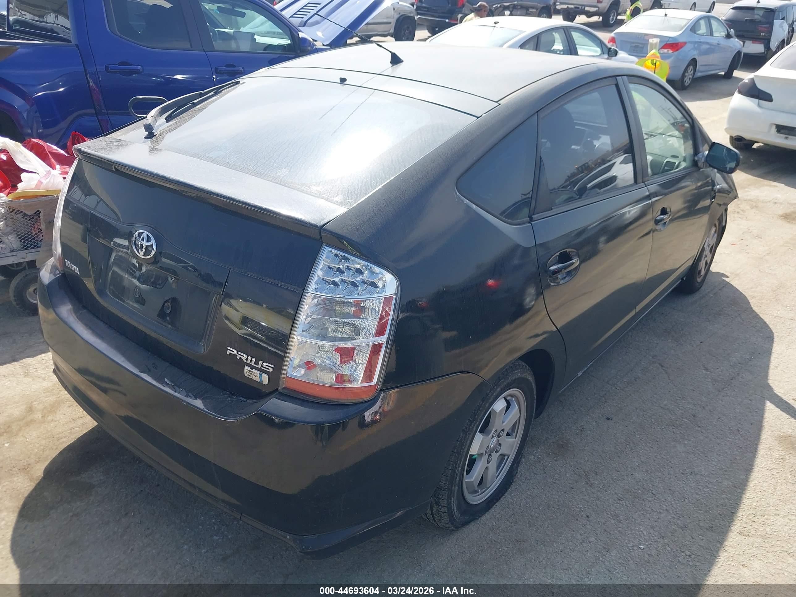 TOYOTA PRIUS image 4