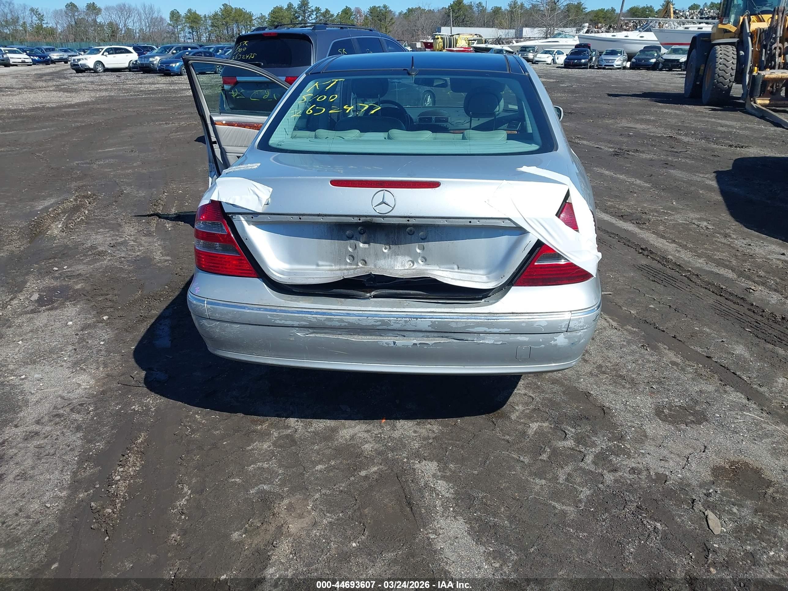 MERCEDES-BENZ E image 6