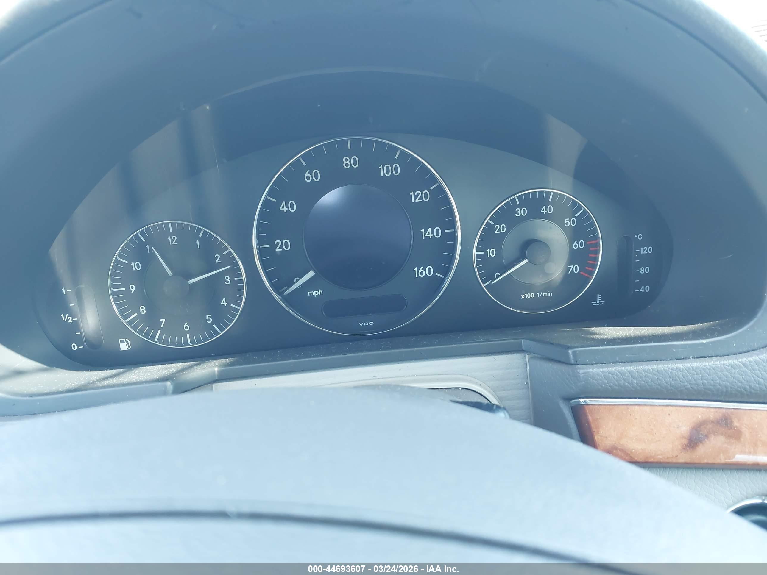 MERCEDES-BENZ E image 7