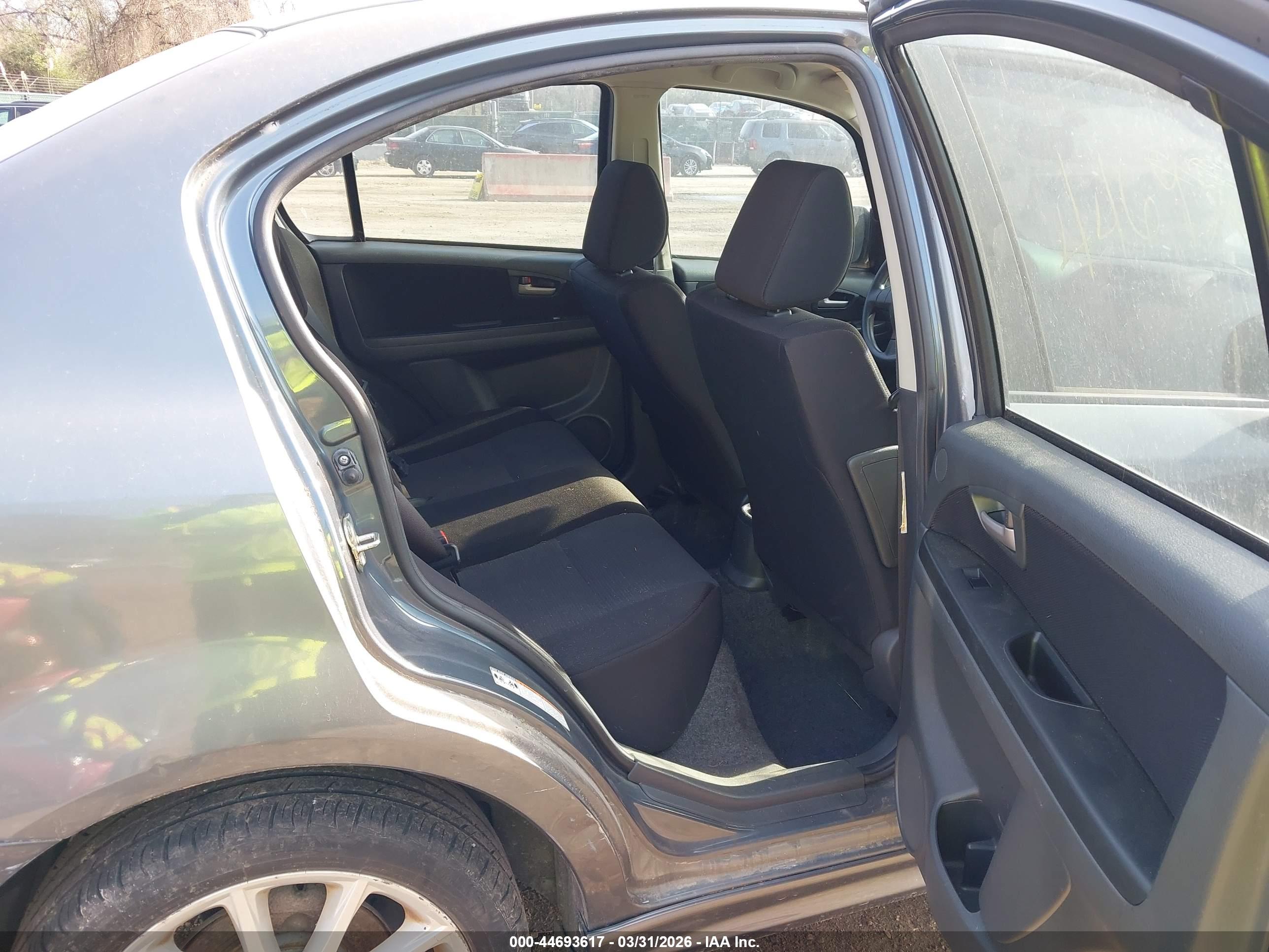 SUZUKI SX4 image 8