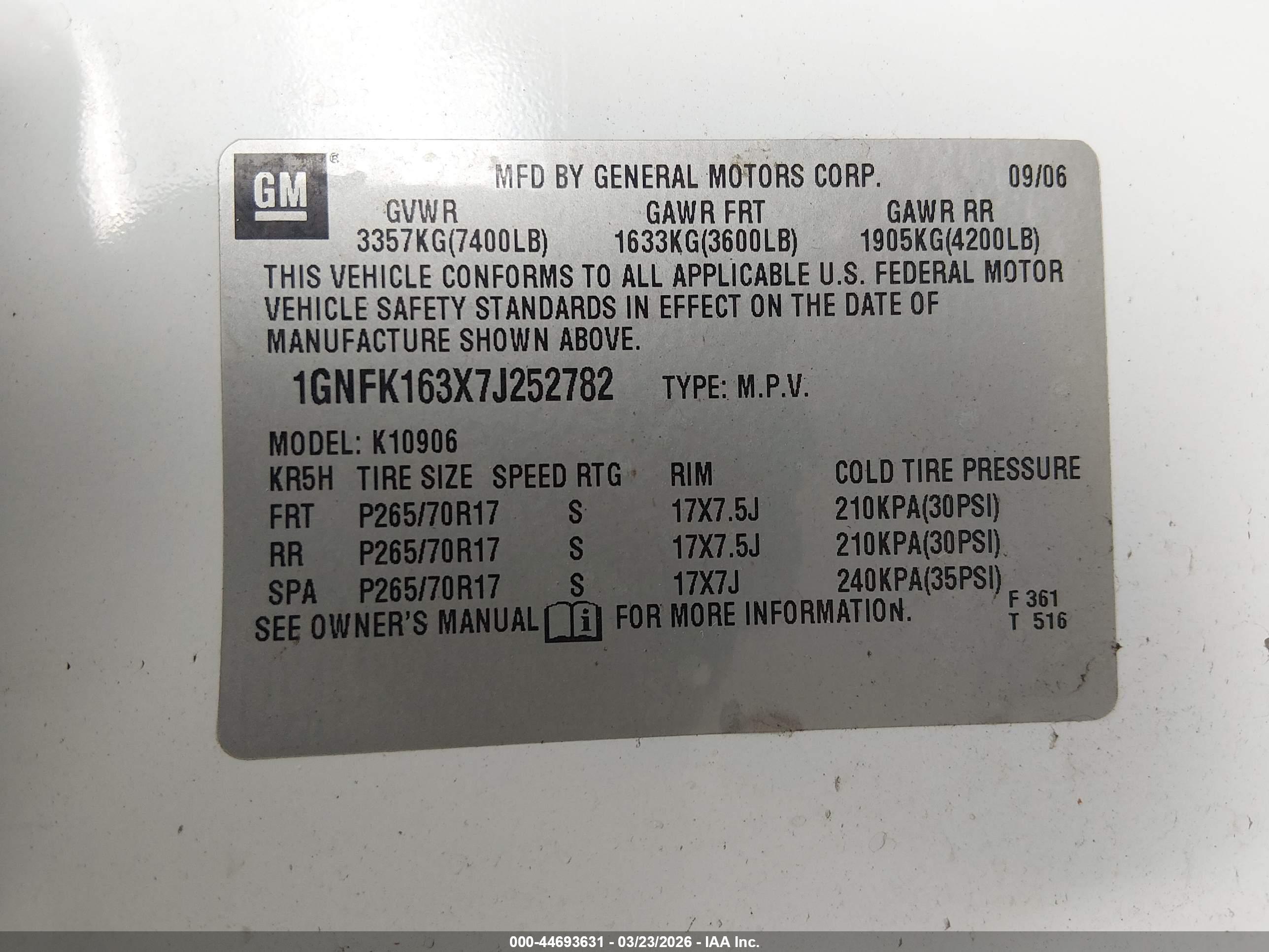 CHEVROLET SUBURBAN image 9