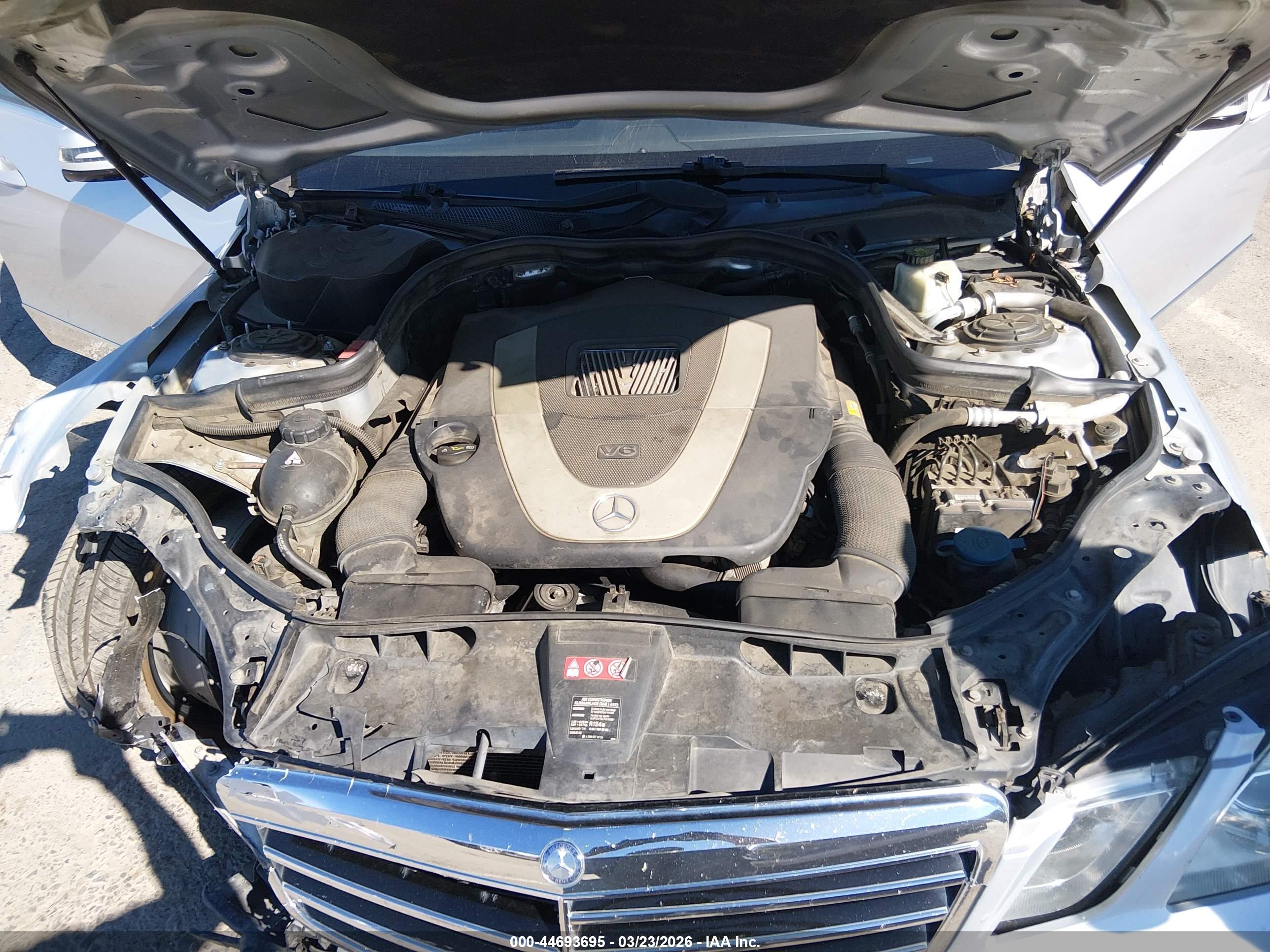 MERCEDES-BENZ E image 10