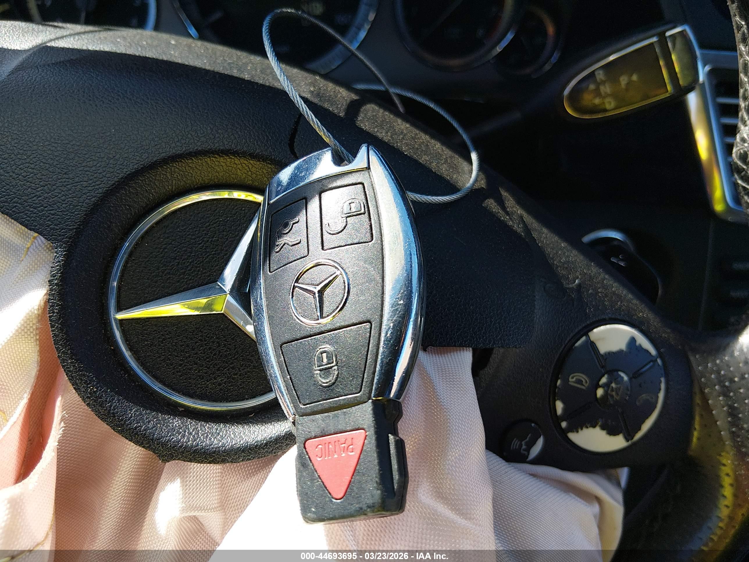 MERCEDES-BENZ E image 11
