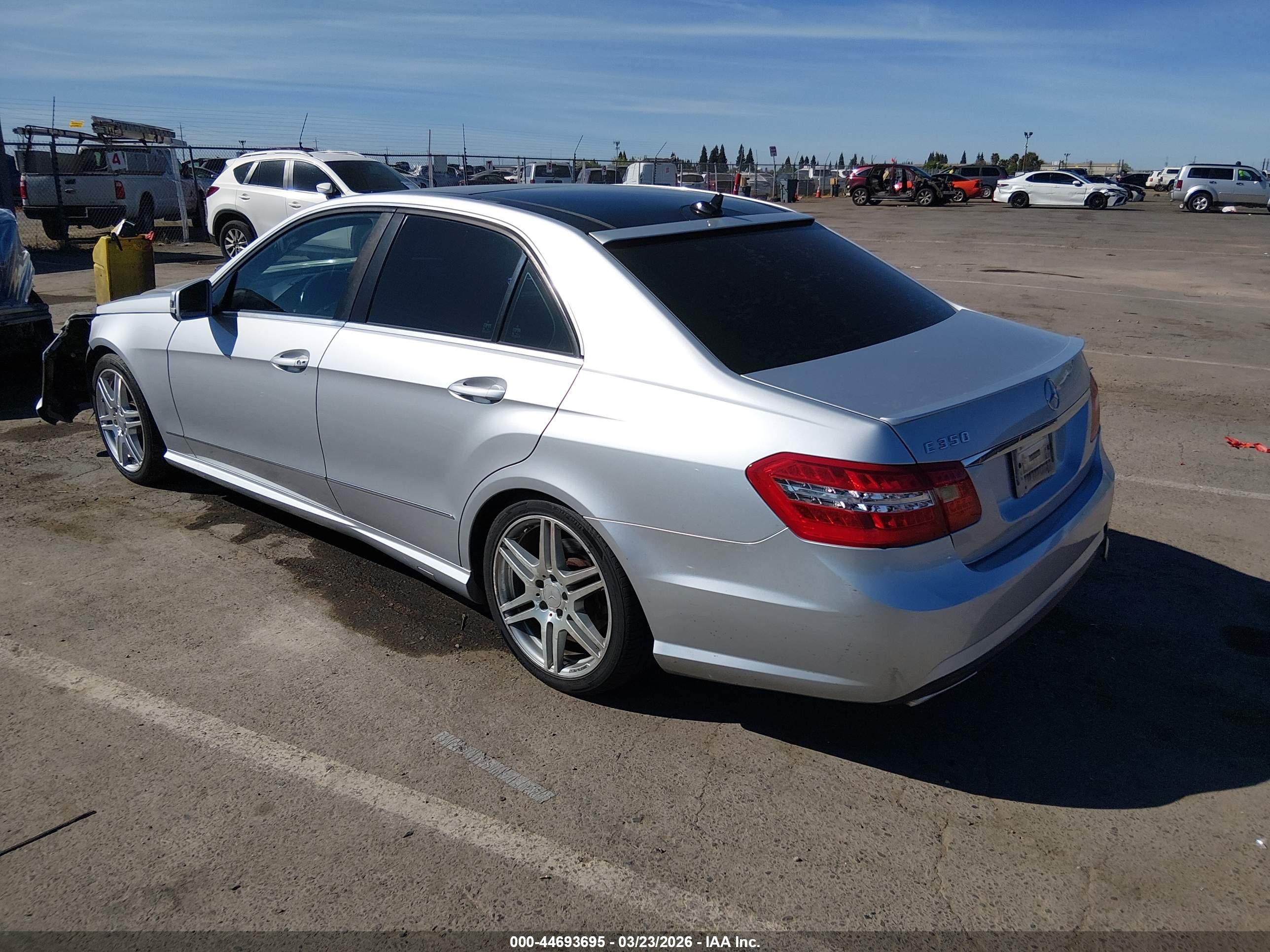 MERCEDES-BENZ E image 3