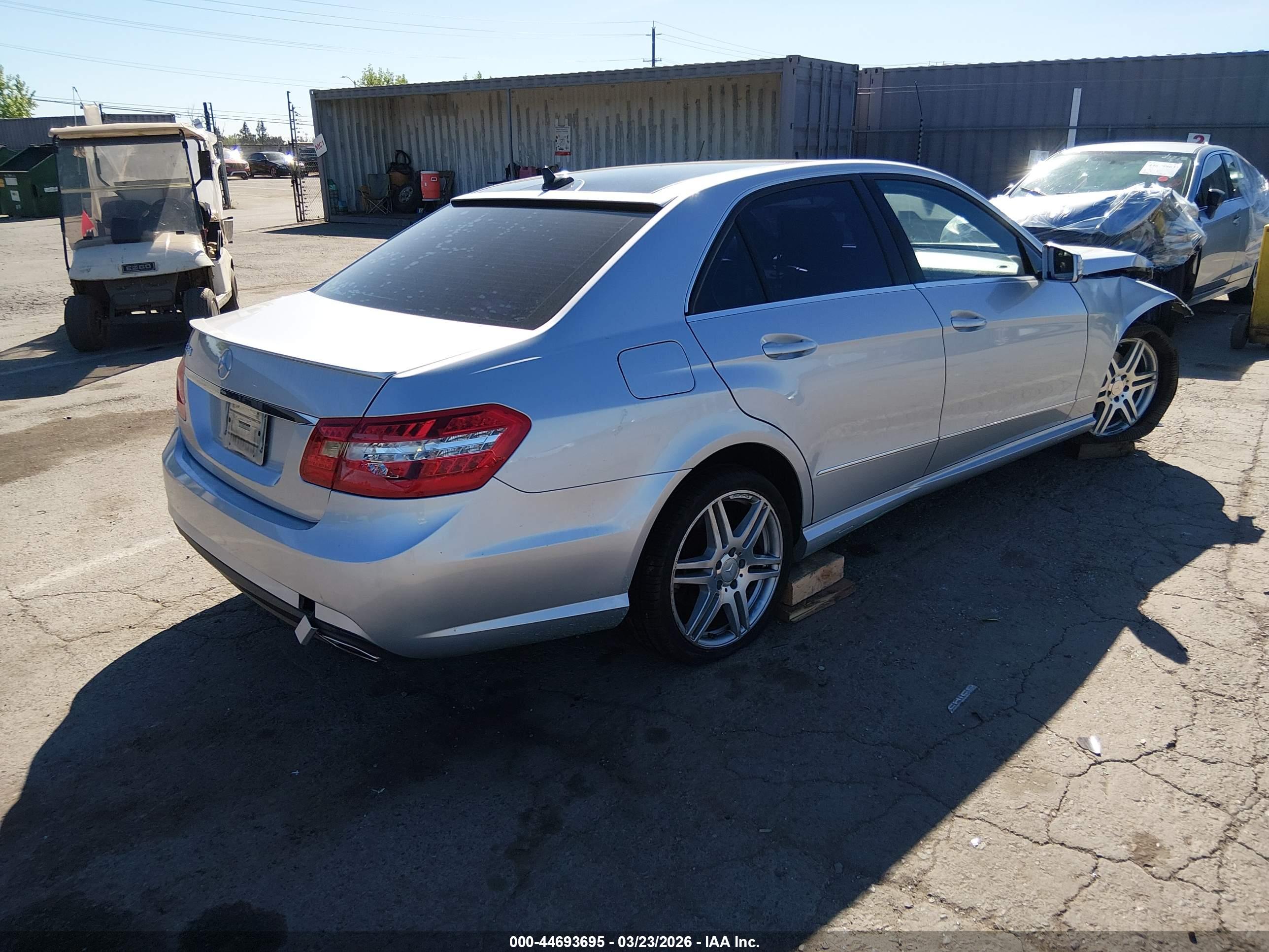 MERCEDES-BENZ E image 4