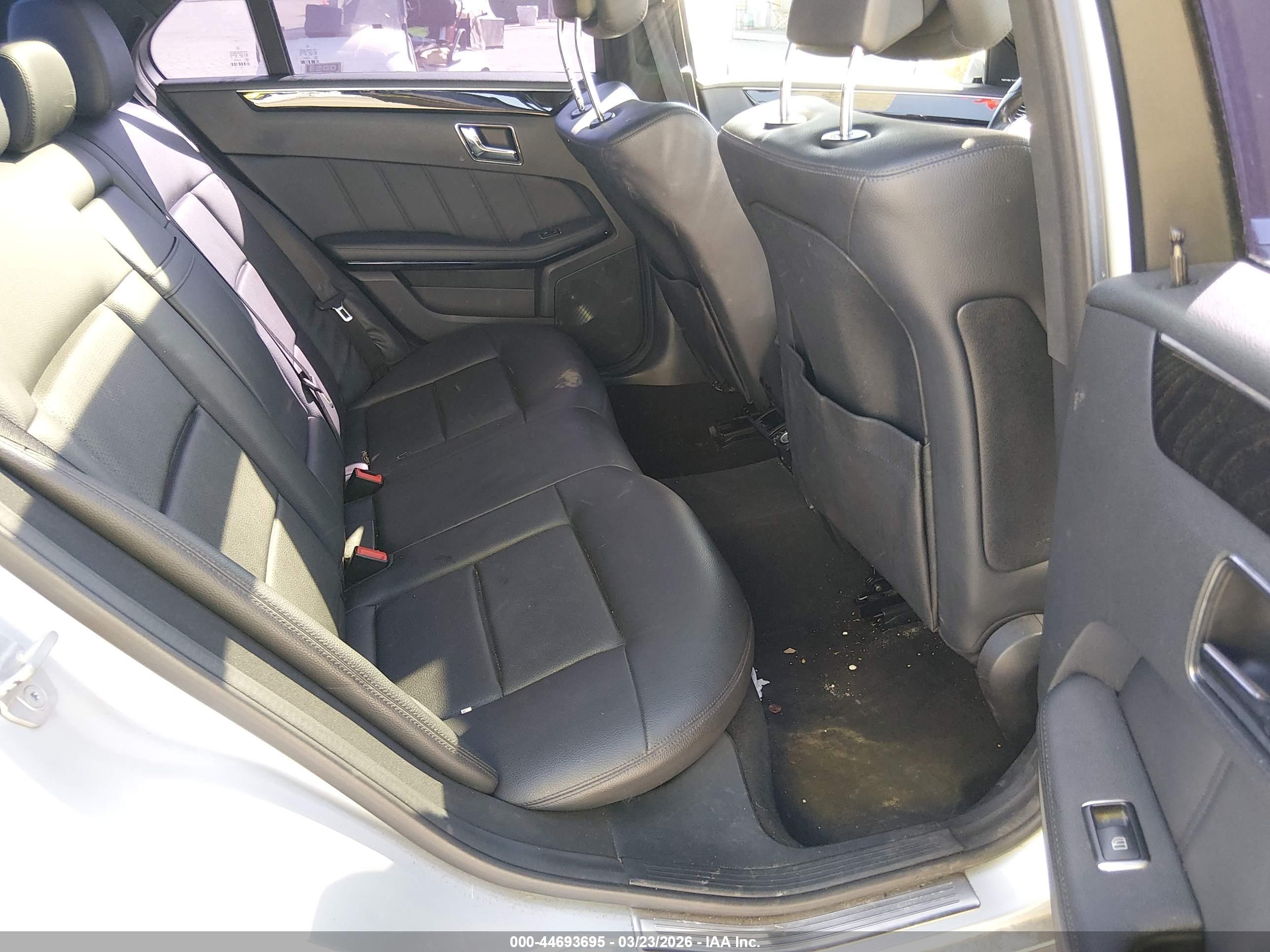 MERCEDES-BENZ E image 8