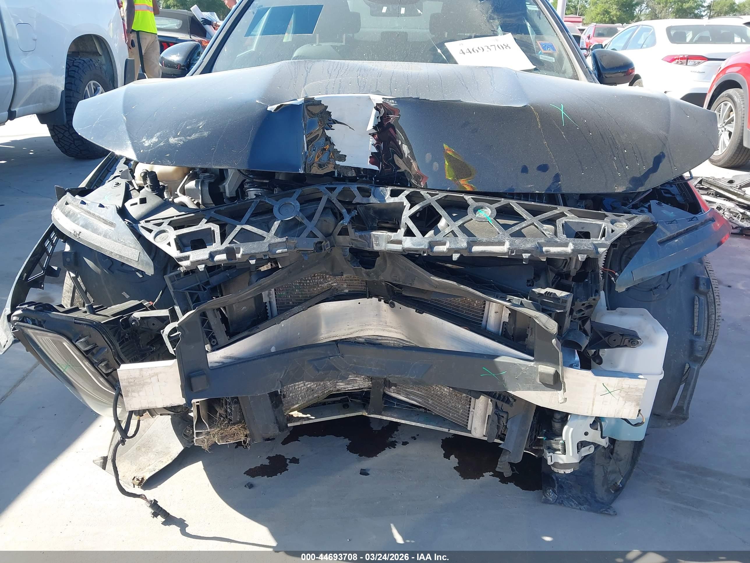 MERCEDES-BENZ CLA image 6