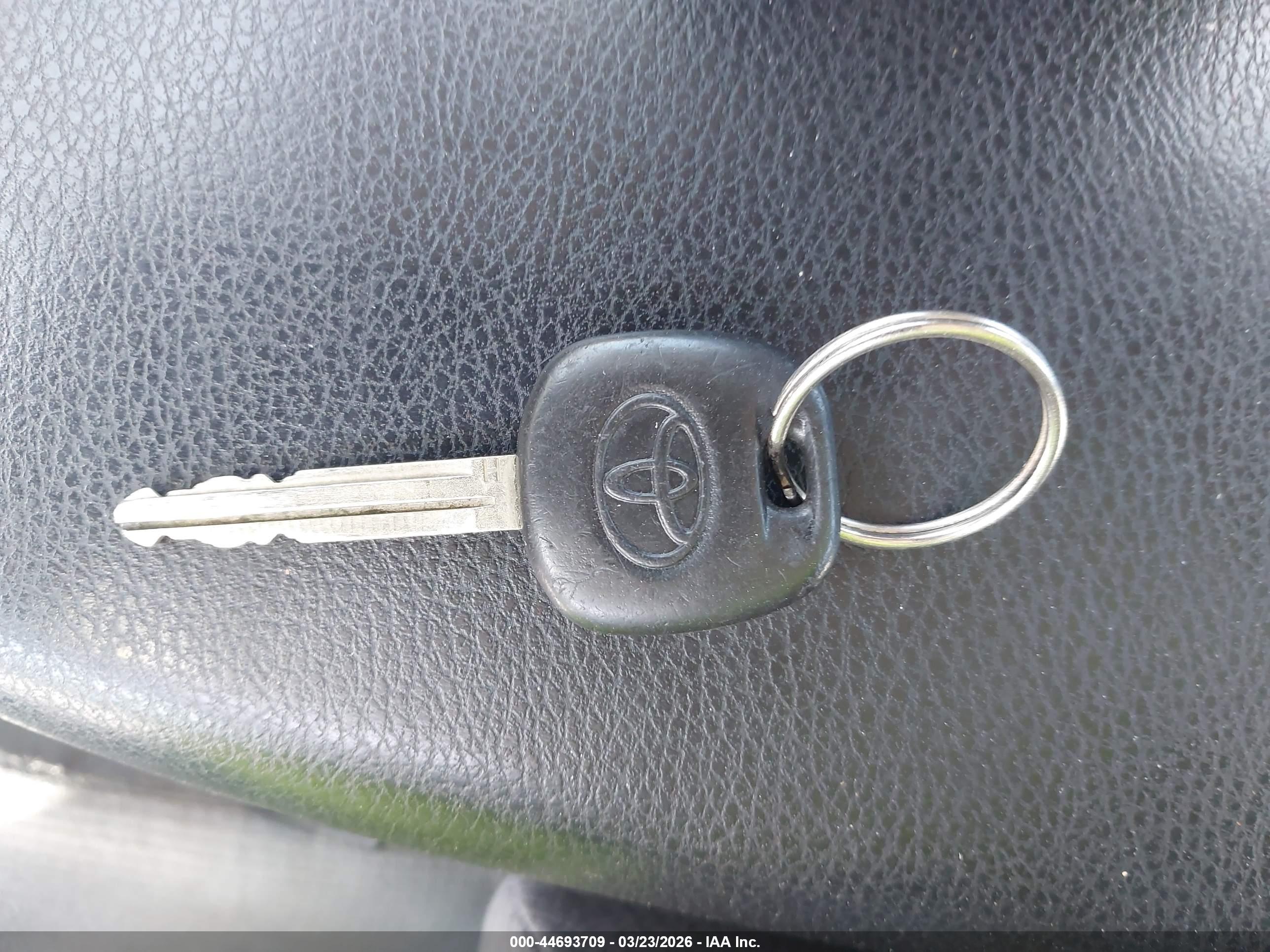 TOYOTA COROLLA image 11