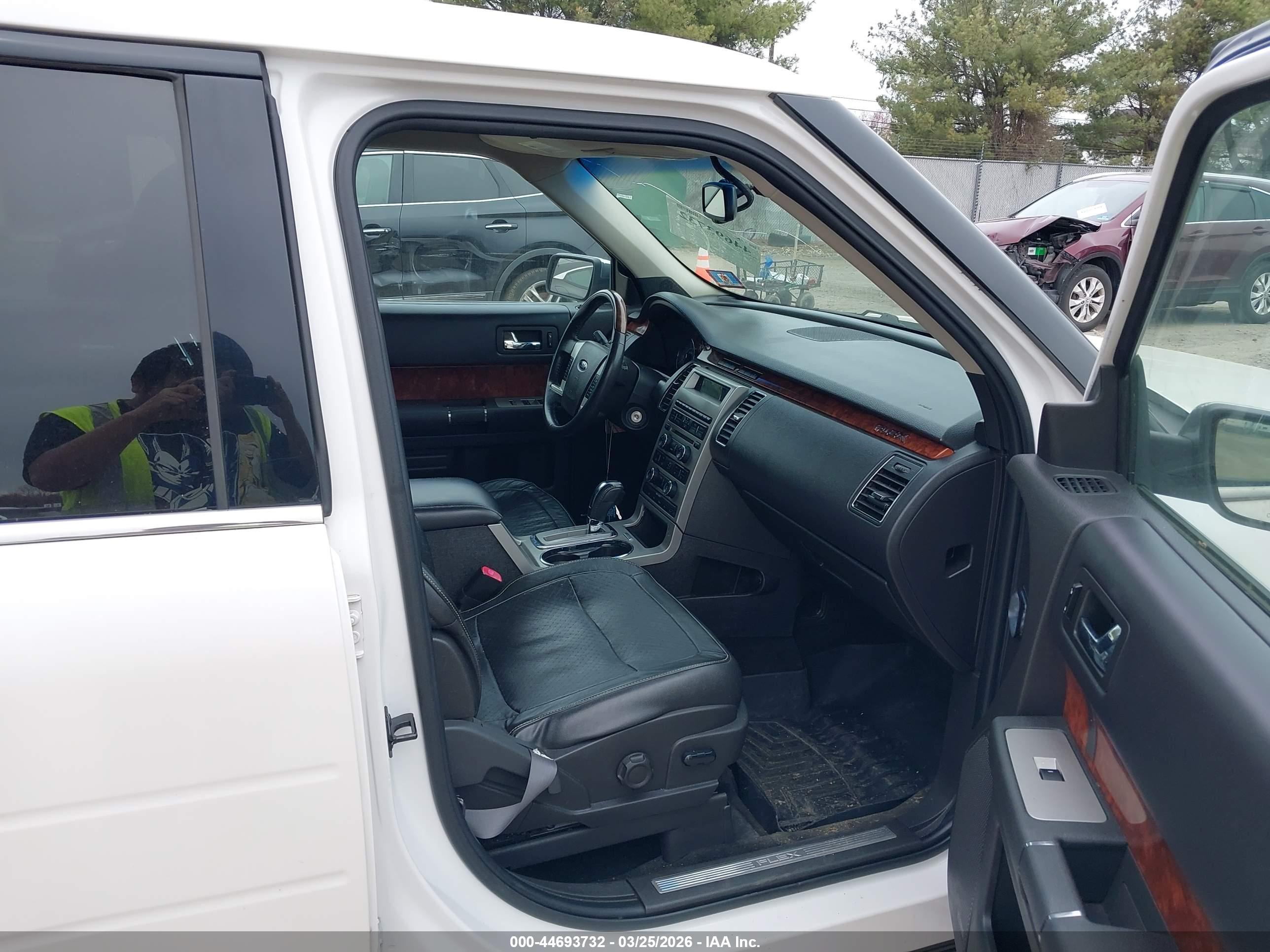 FORD FLEX image 5