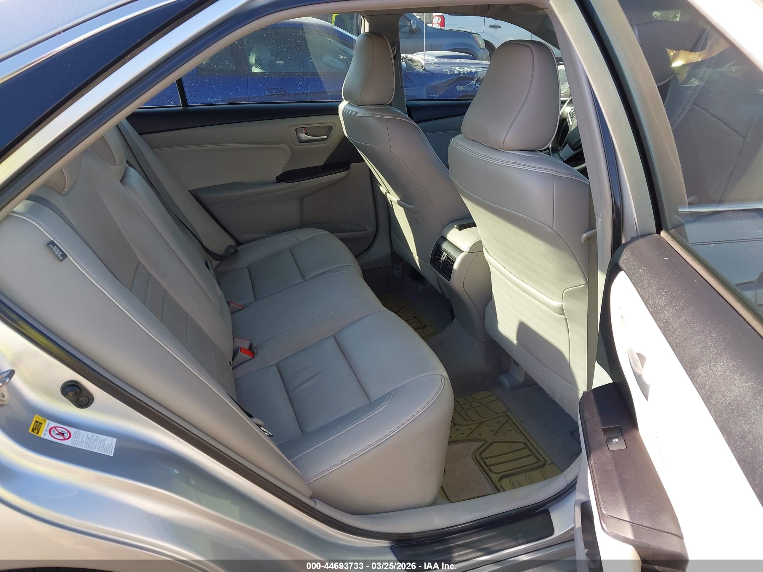 TOYOTA CAMRY image 8