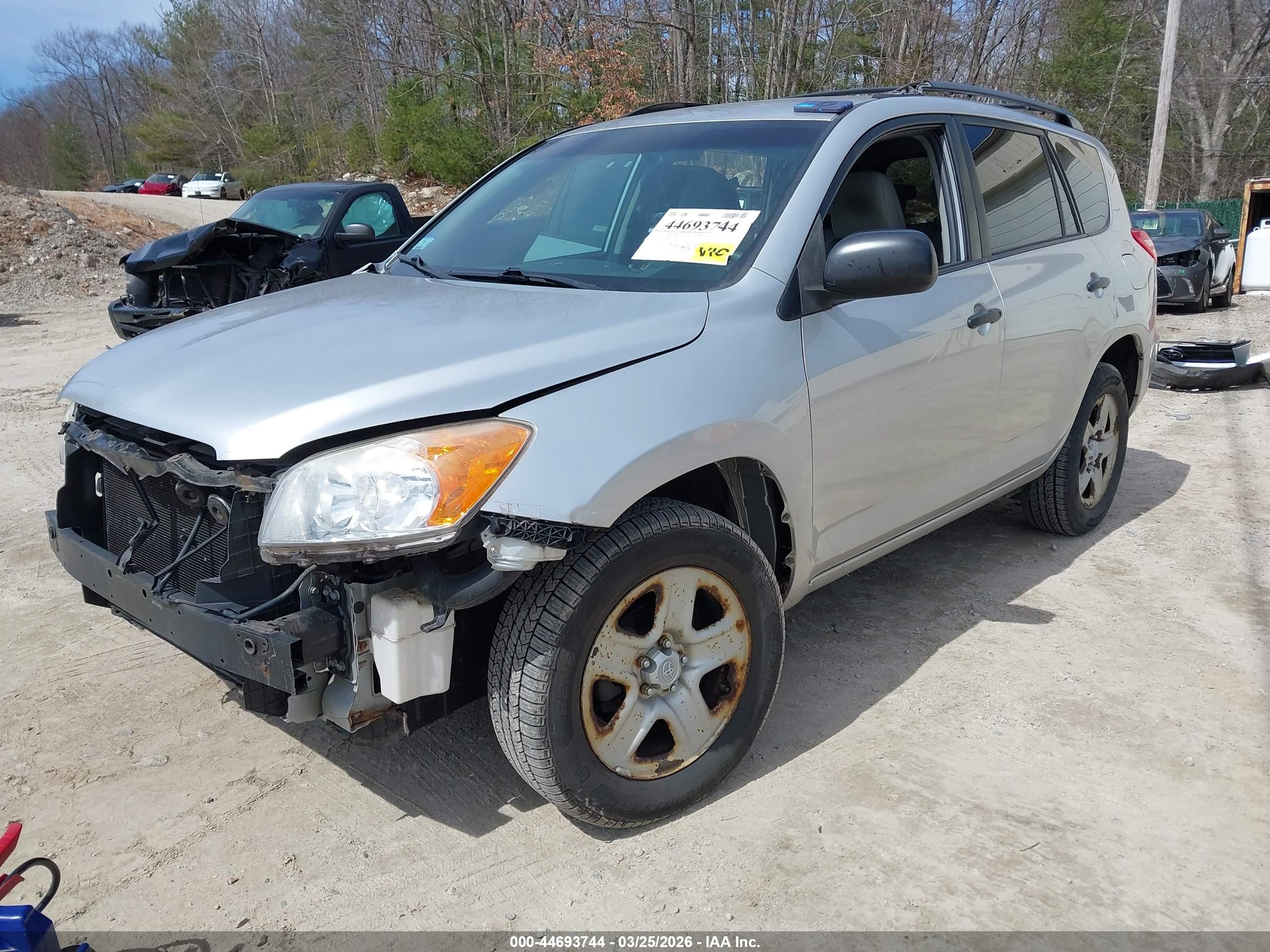 TOYOTA RAV4 image 2