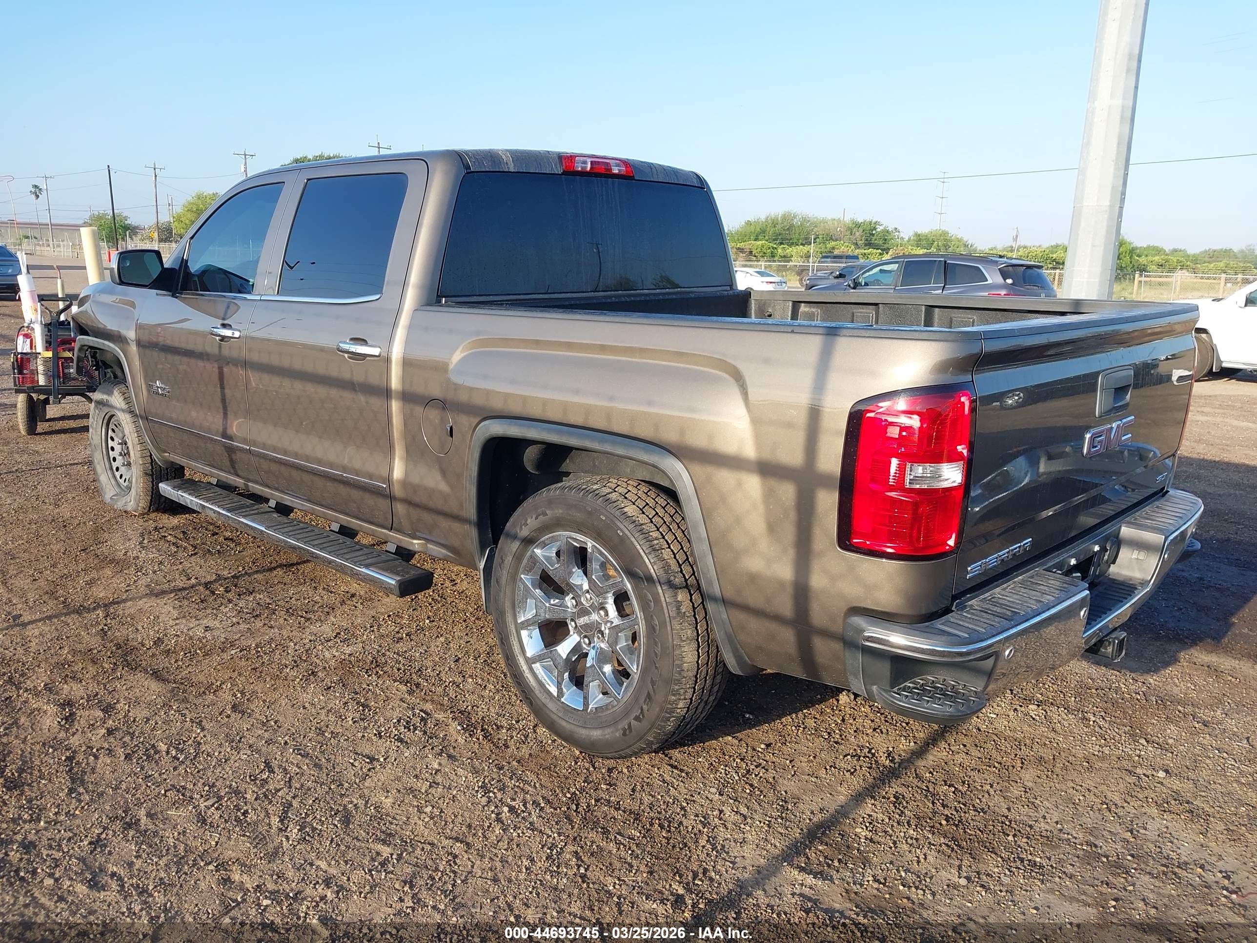 GMC SIERRA image 3
