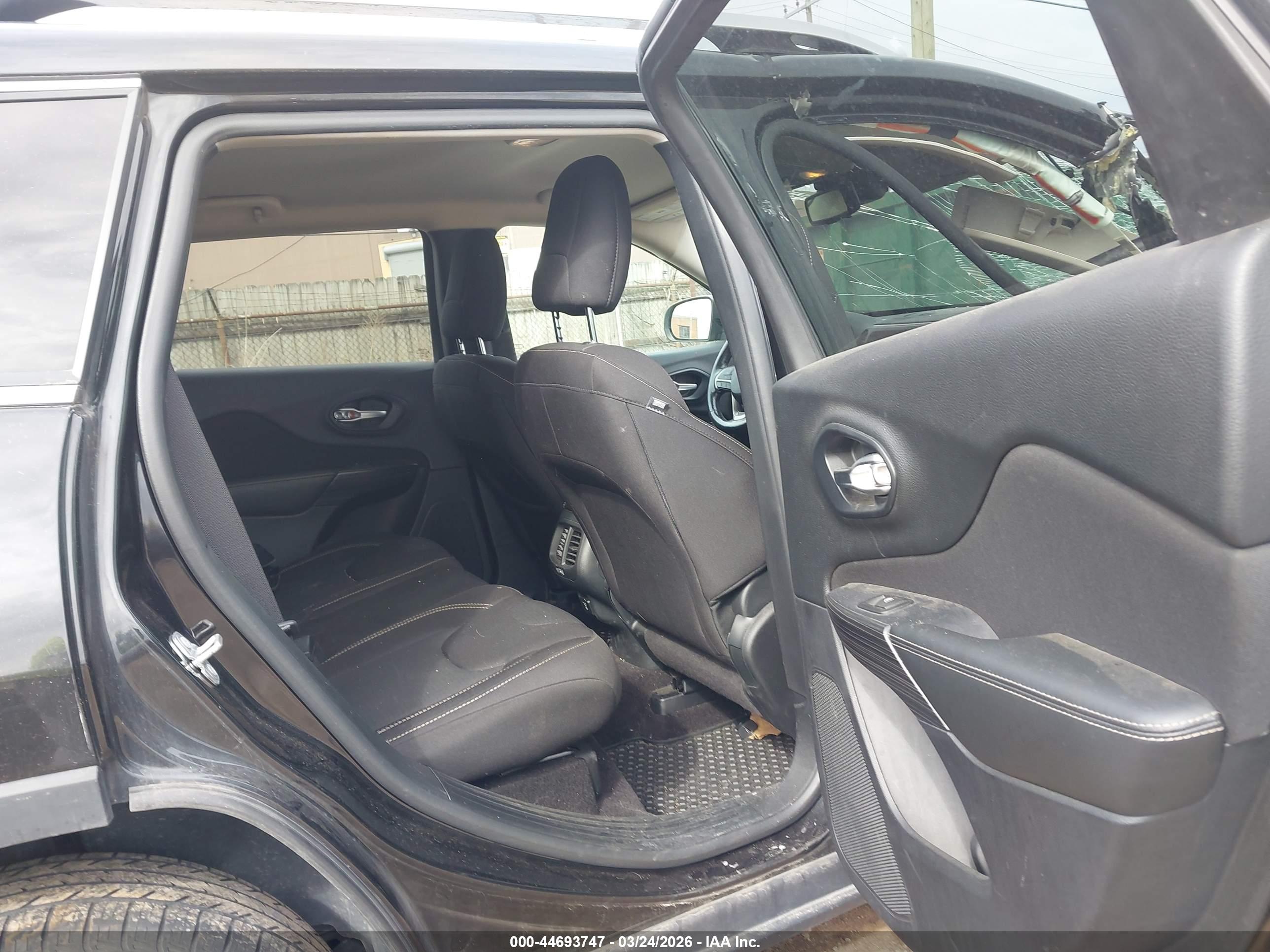 JEEP CHEROKEE image 8