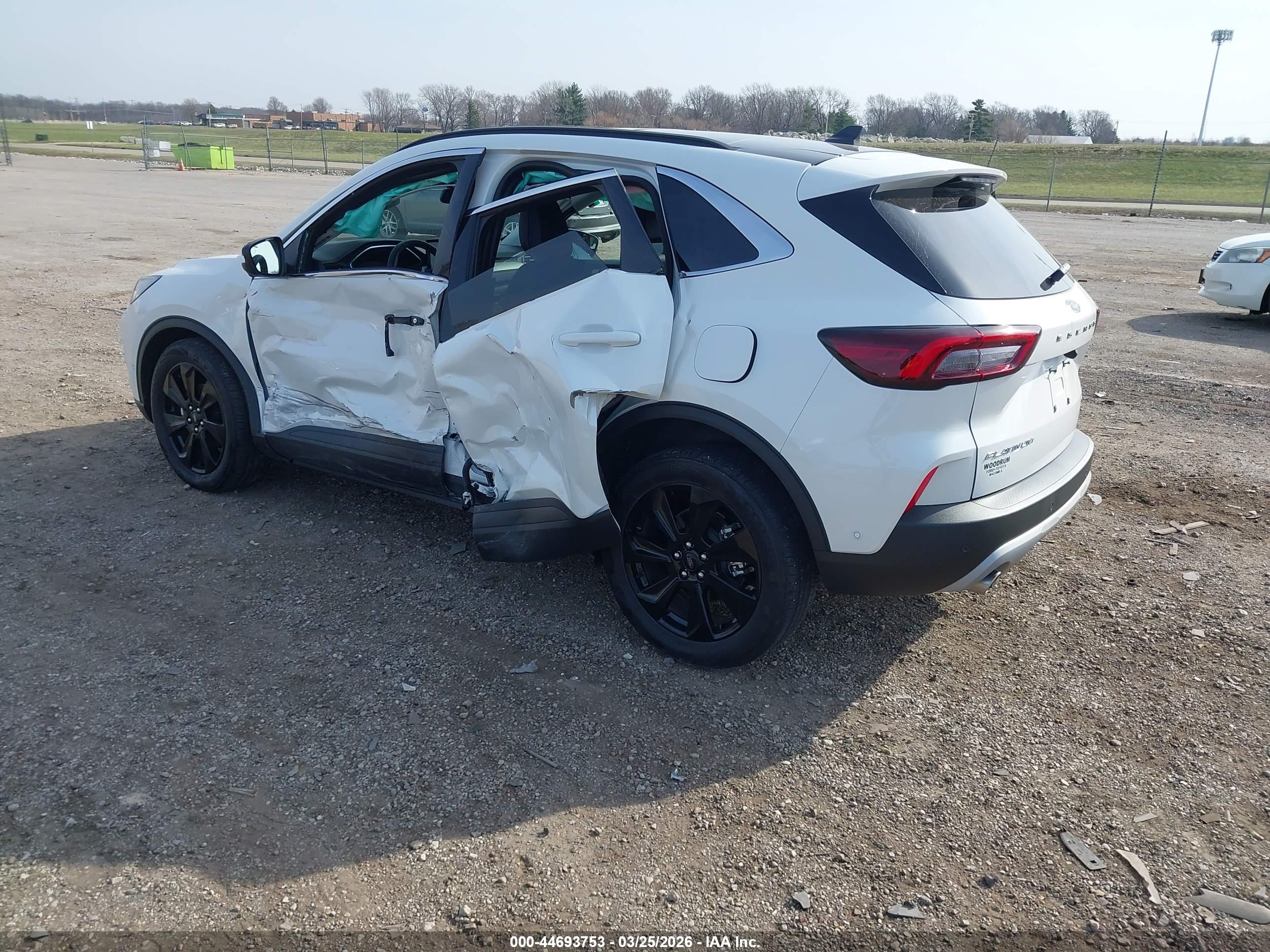 FORD ESCAPE image 3