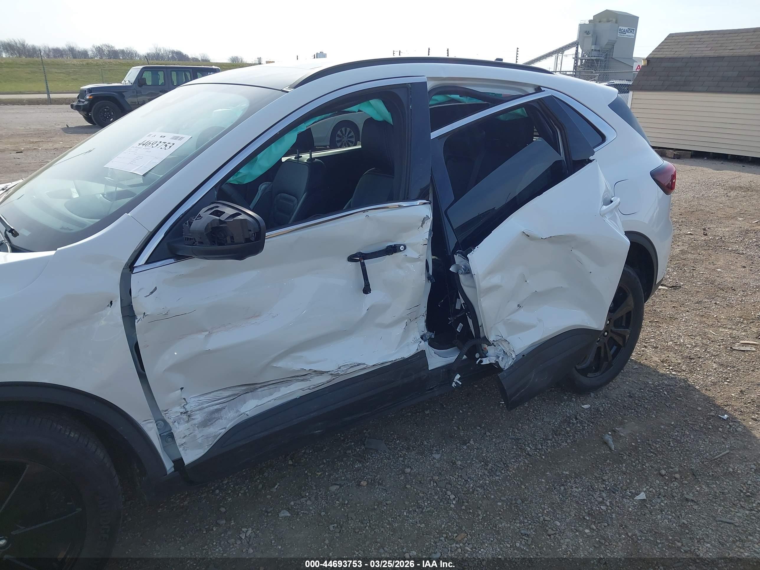 FORD ESCAPE image 6