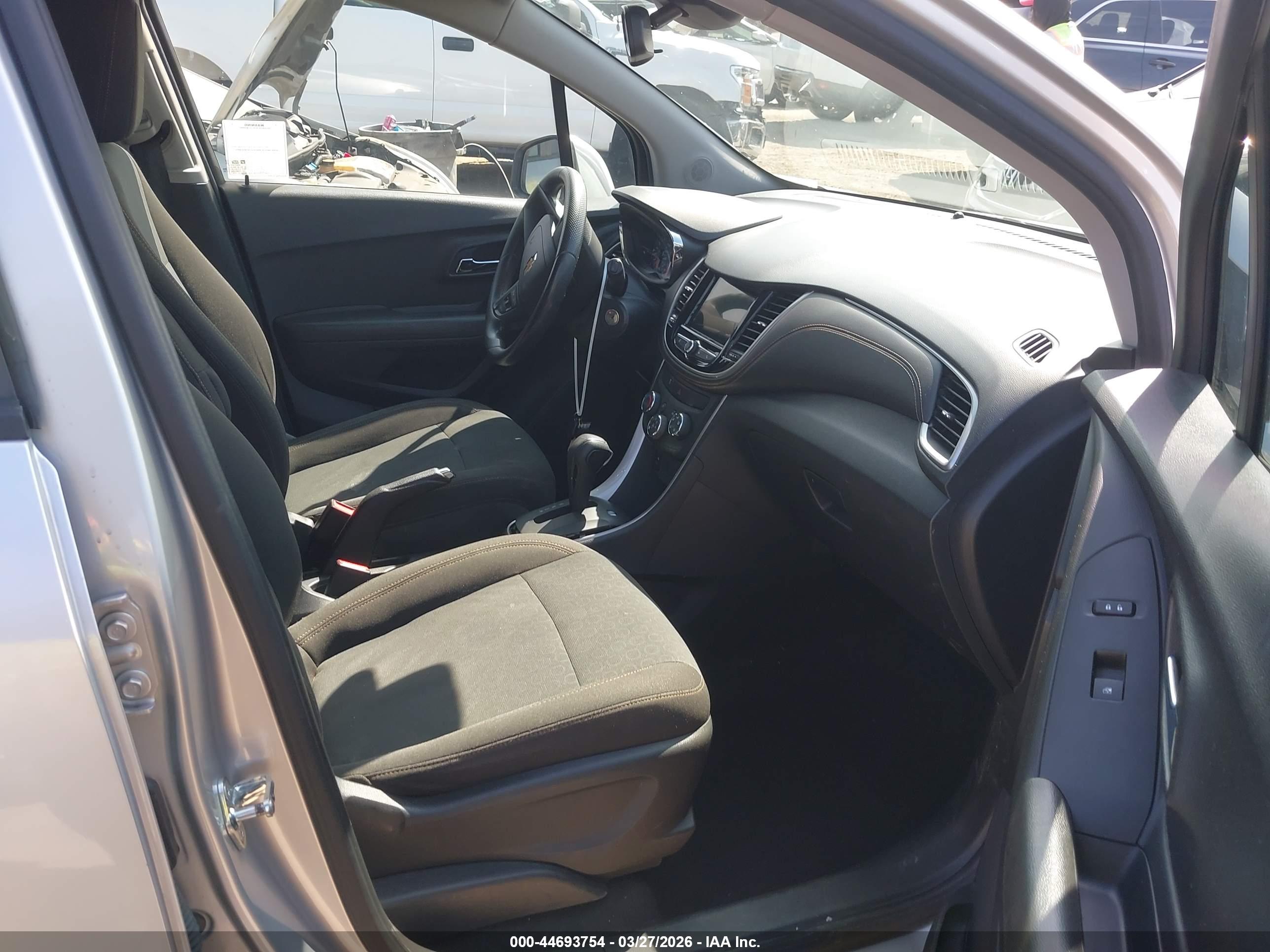 CHEVROLET TRAX image 5