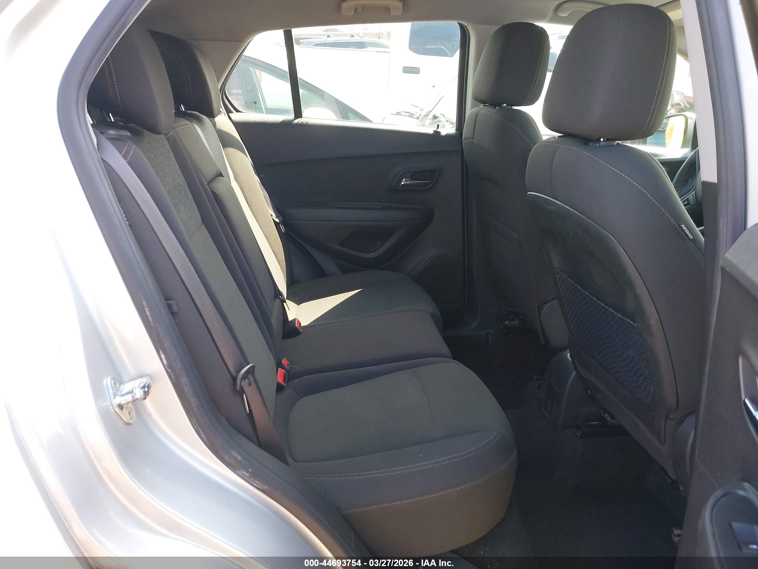 CHEVROLET TRAX image 8