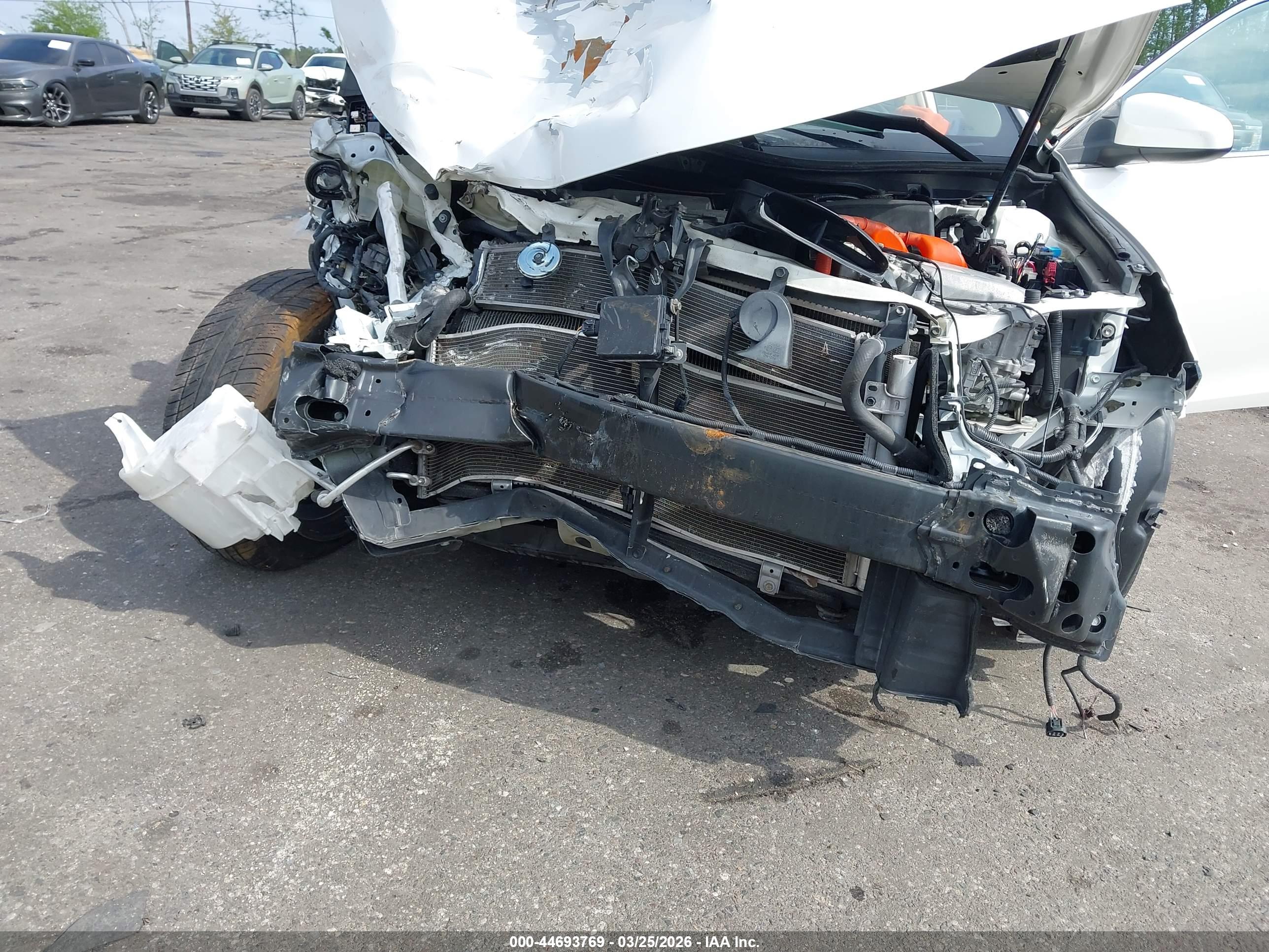 TOYOTA CAMRY image 6