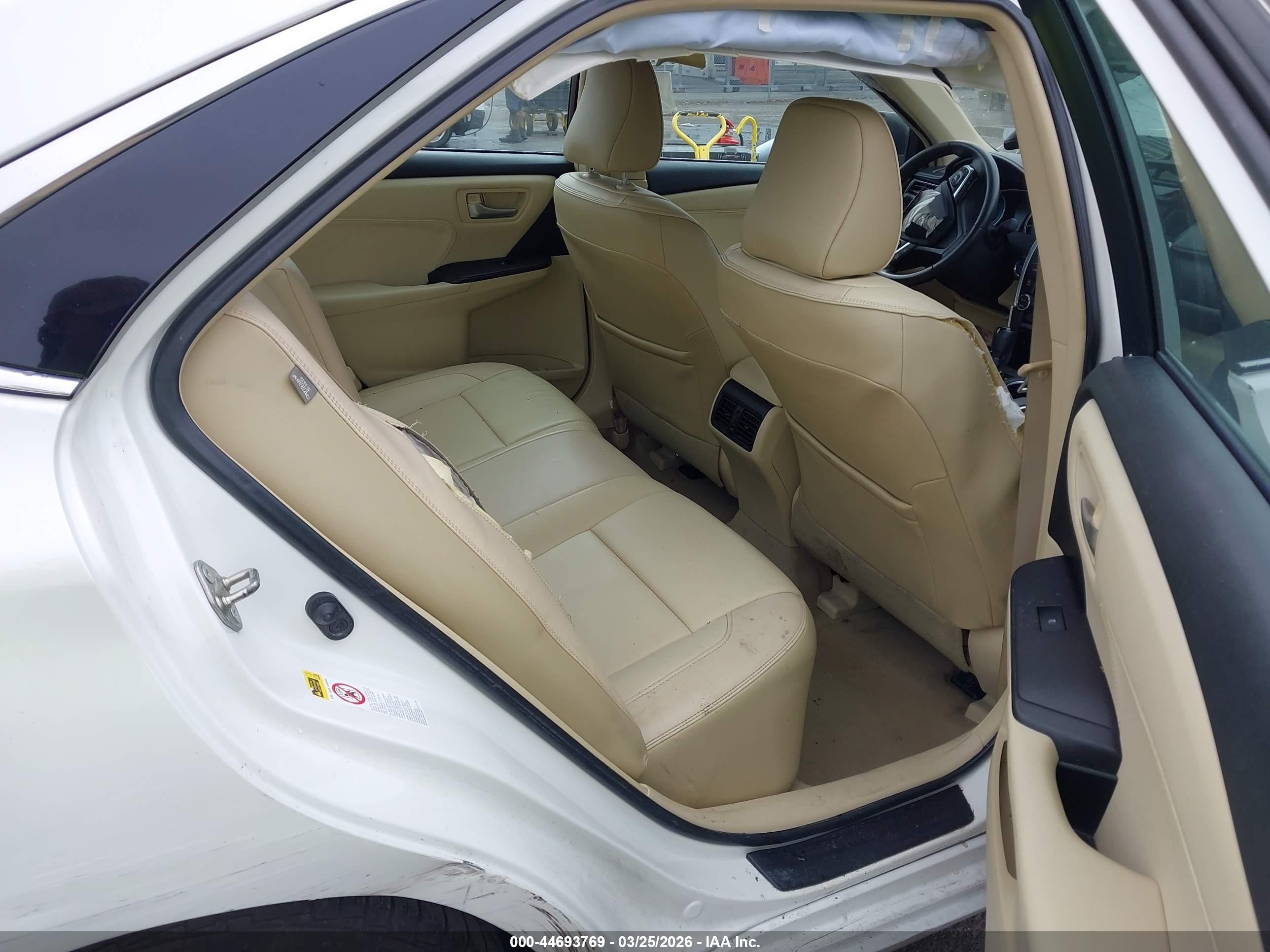 TOYOTA CAMRY image 8
