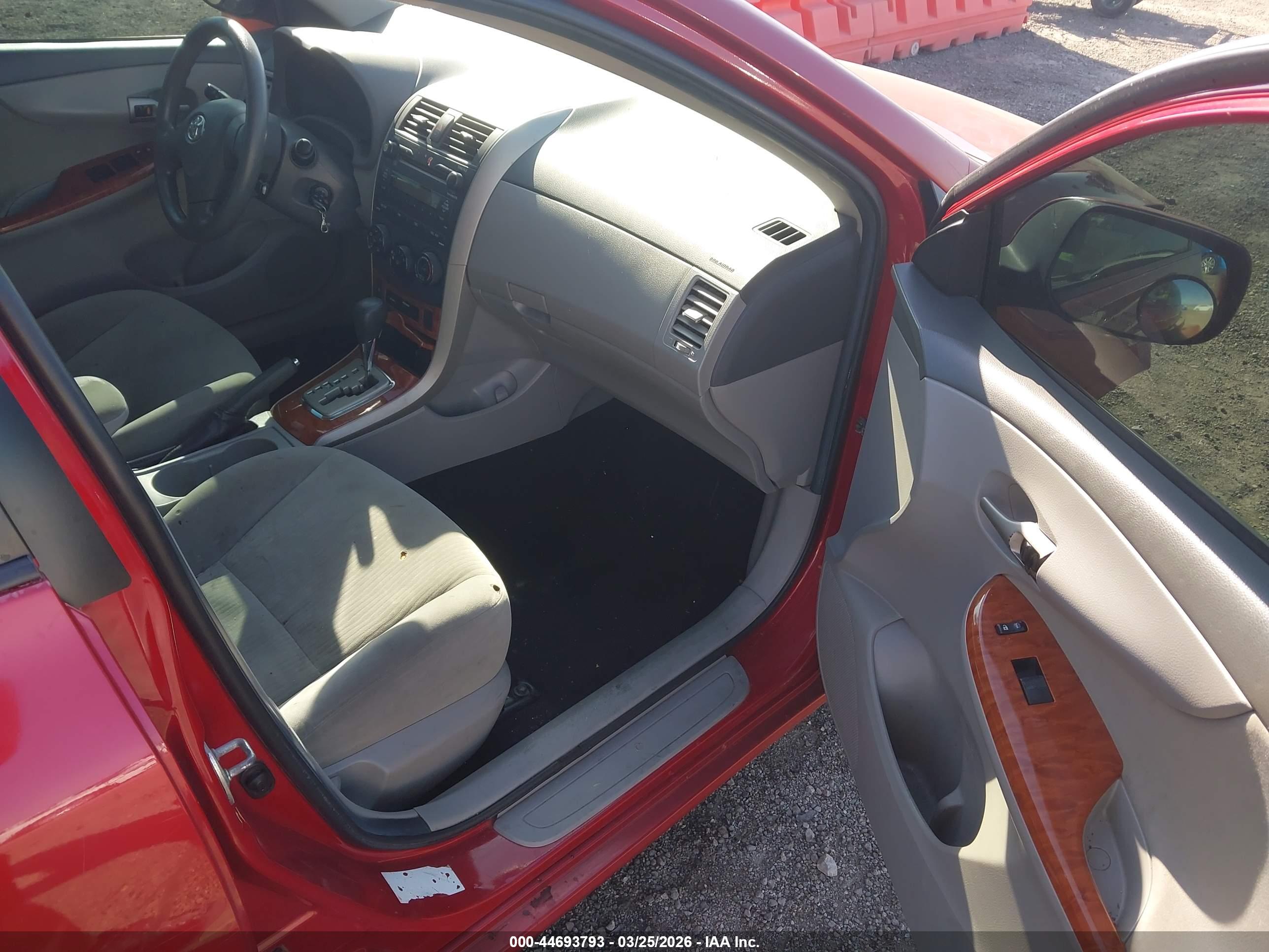 TOYOTA COROLLA image 5