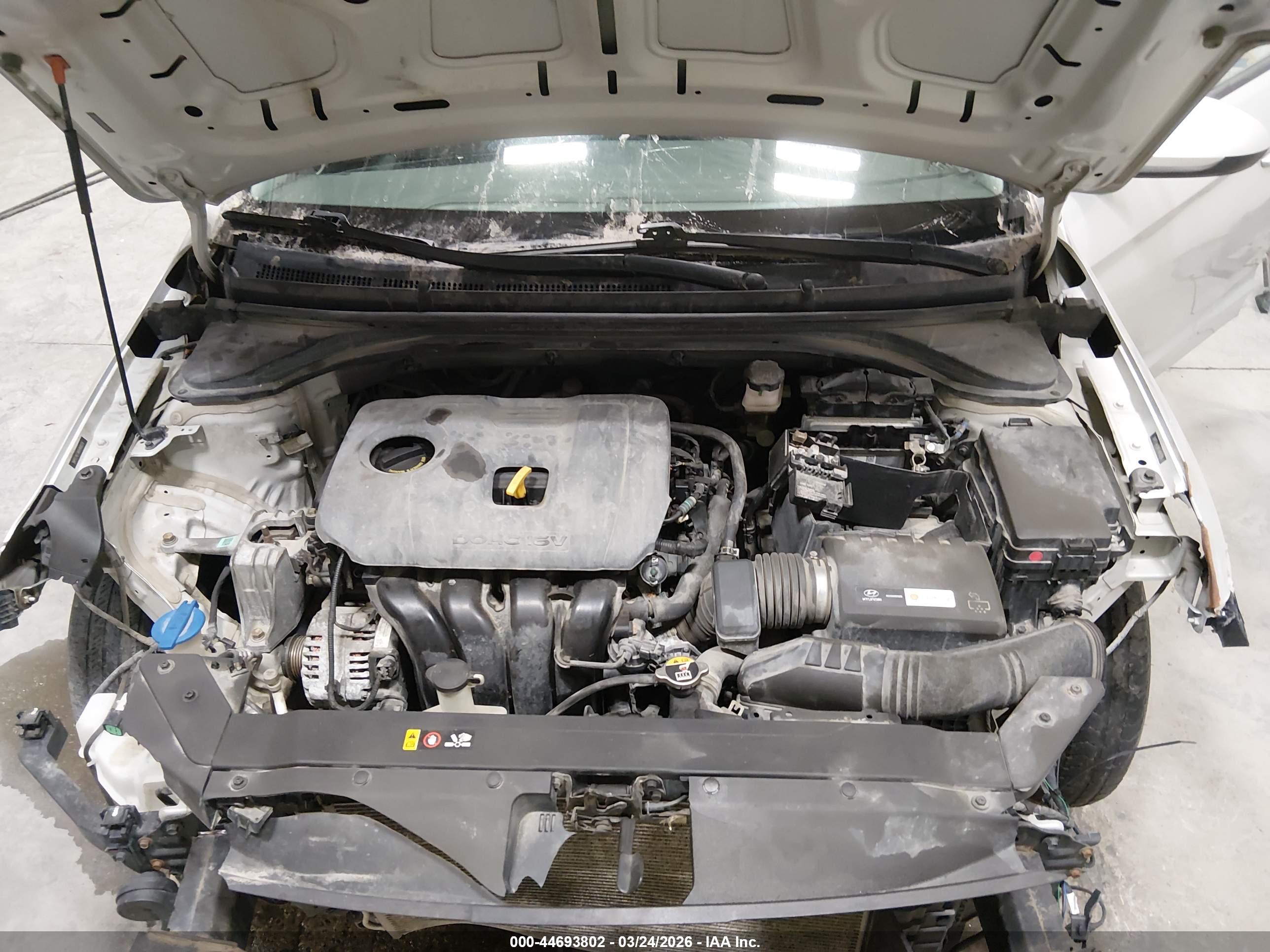 HYUNDAI ELANTRA image 10
