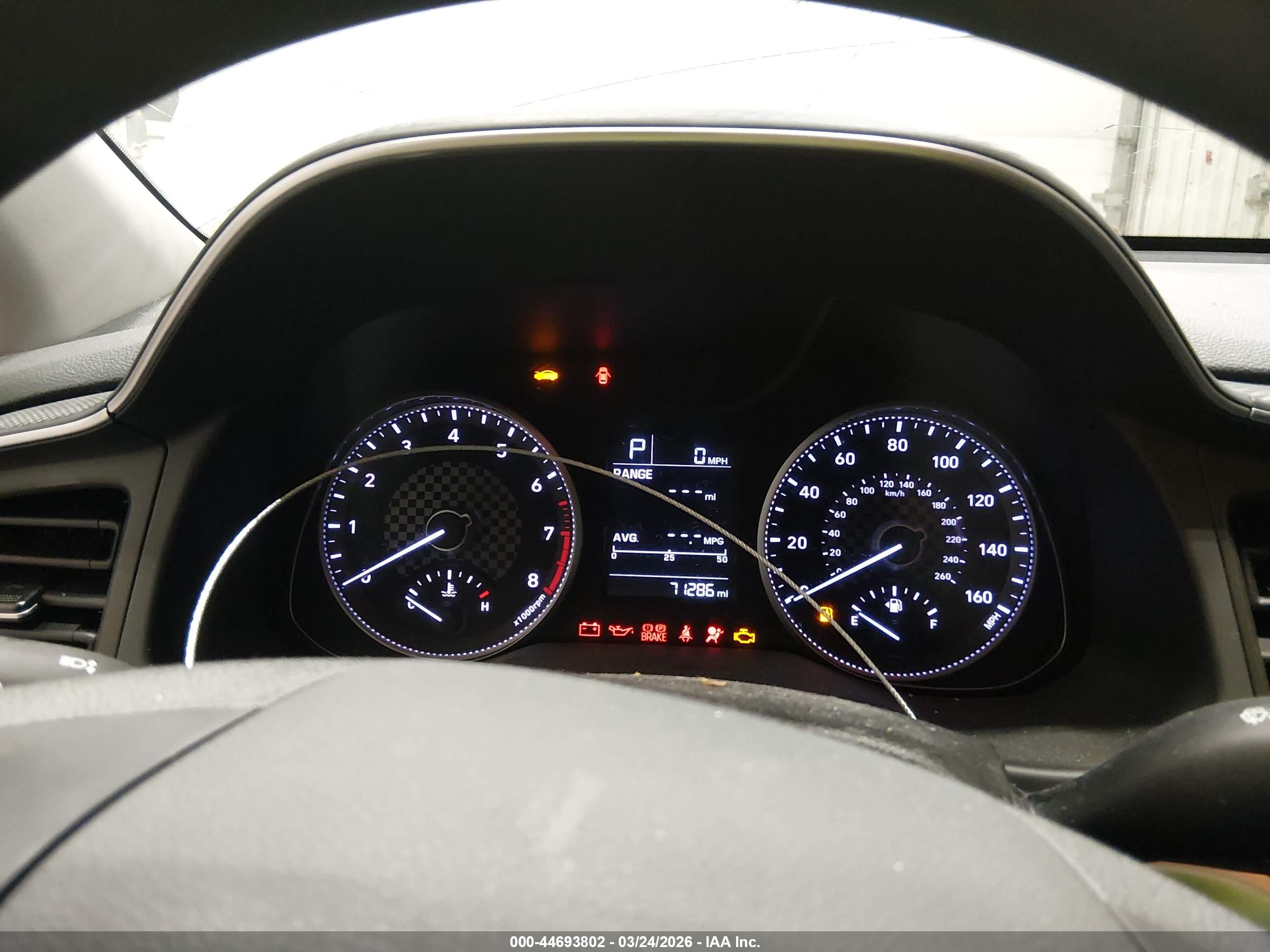 HYUNDAI ELANTRA image 7